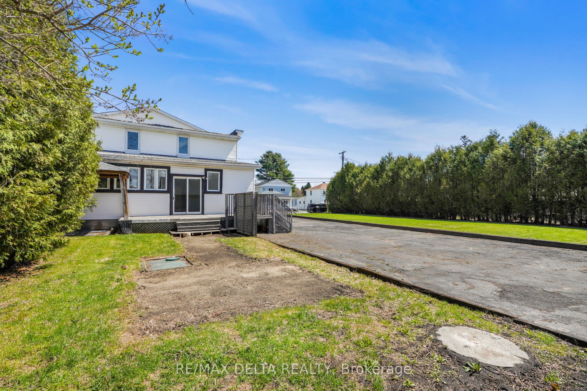 3668 Champlain Street Property Photo 4