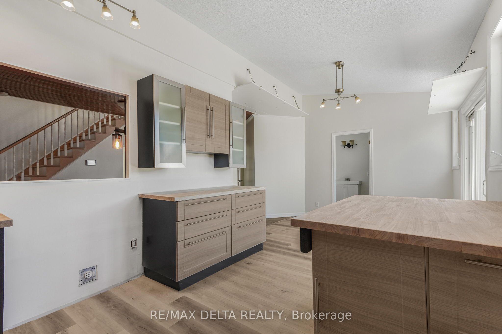 3668 Champlain Street Property Photo 11