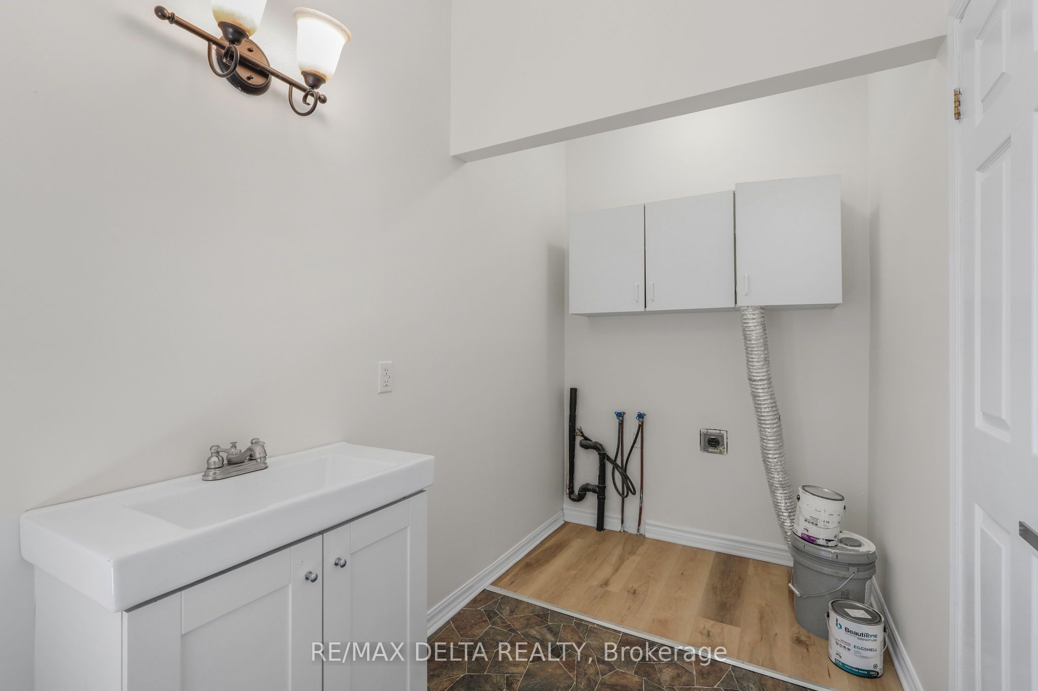 3668 Champlain Street Property Photo 12