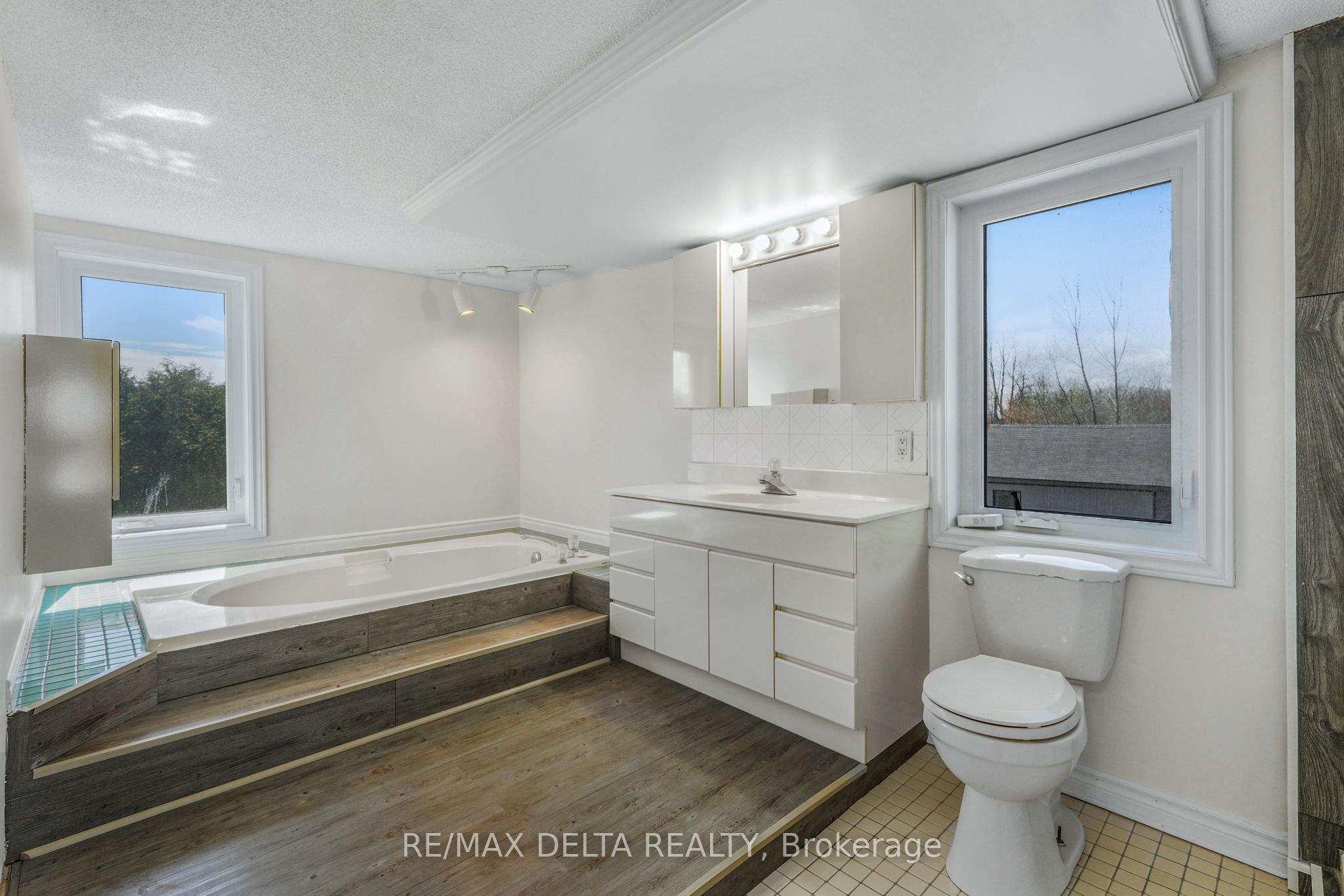 3668 Champlain Street Property Photo 26