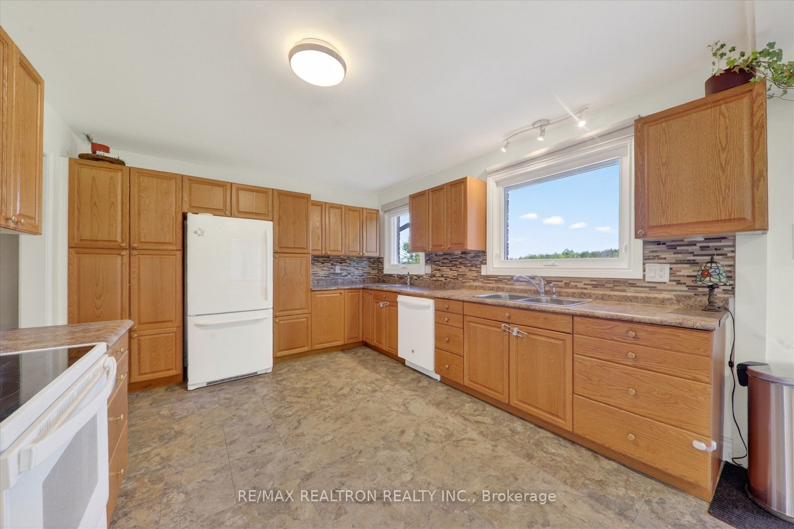 20 Valley View Drive Property Photo 7