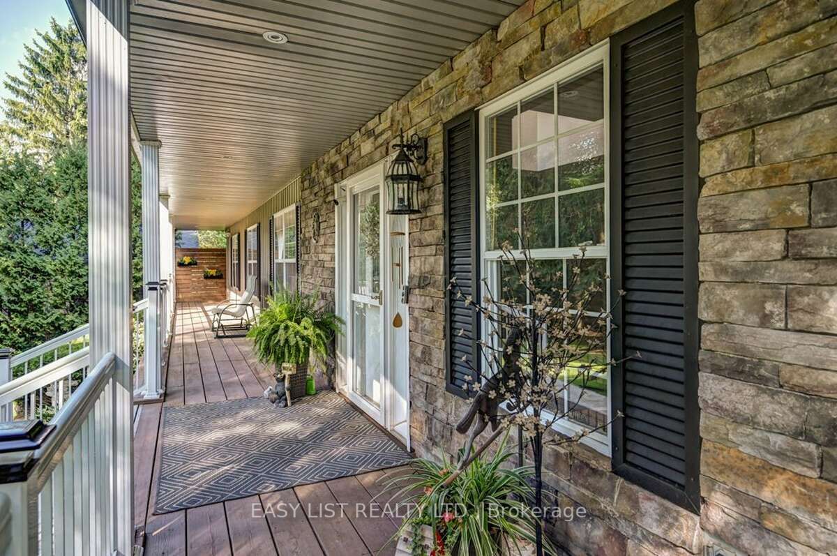 527 River Road Property Photo 4