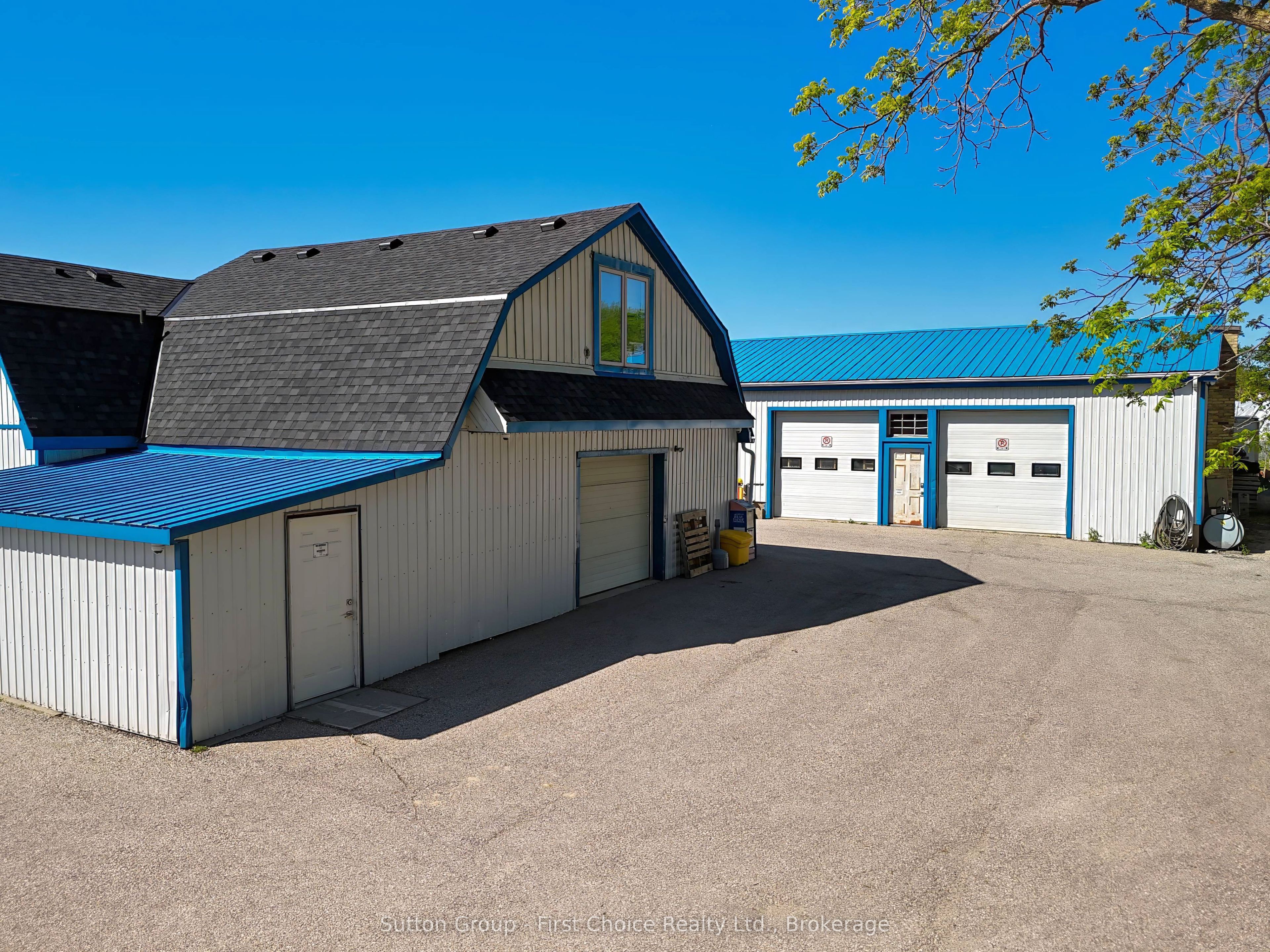 77 Whyte Avenue Property Photo 3