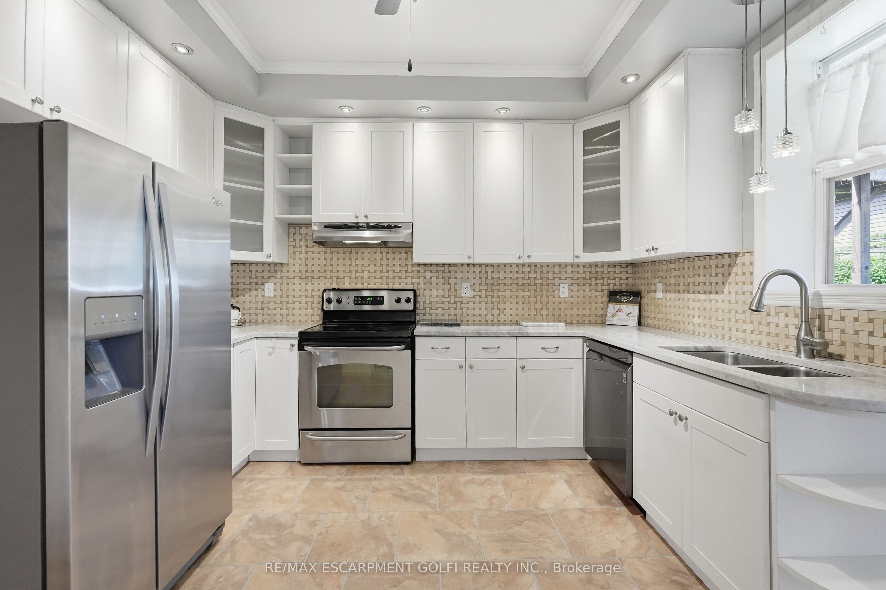 71 Aikman Avenue Property Photo 6