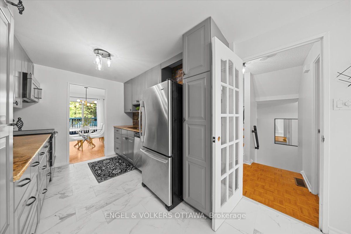 34 Viewpointe Private Property Photo 12