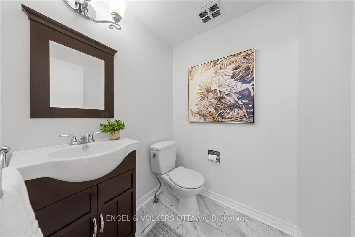 34 Viewpointe Private Property Photo 14