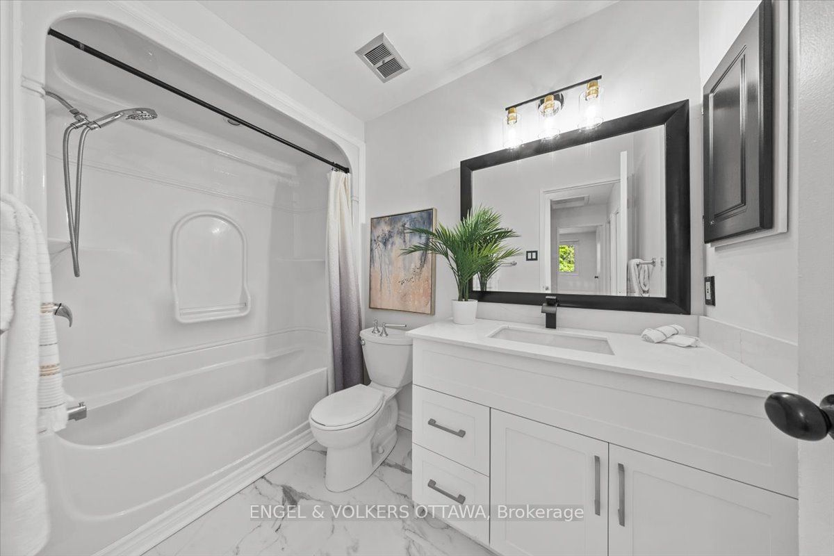 34 Viewpointe Private Property Photo 16