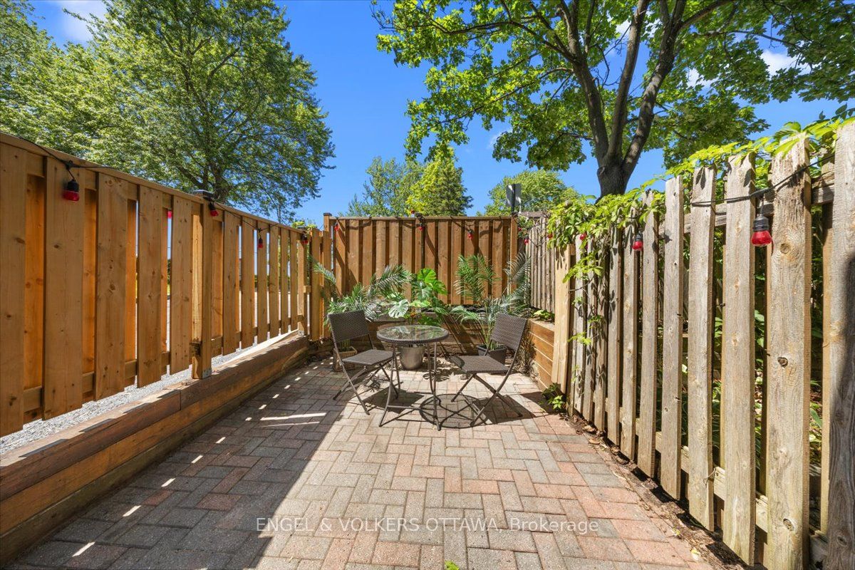 34 Viewpointe Private Property Photo 18