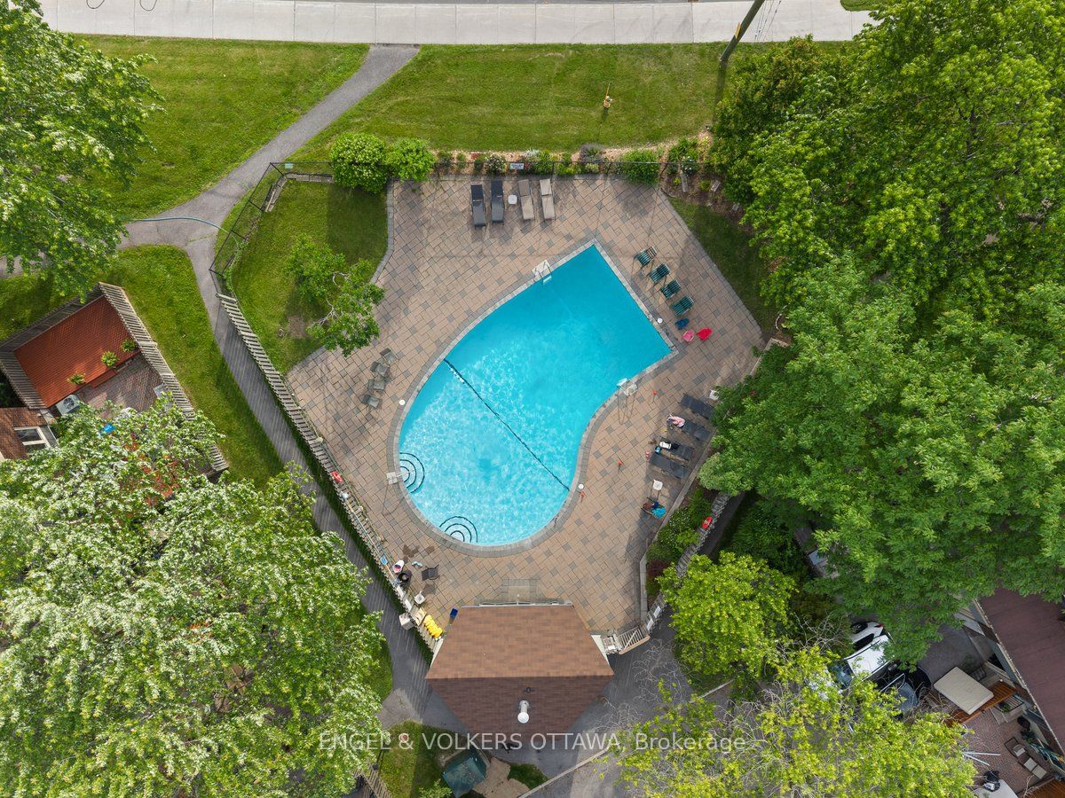 34 Viewpointe Private Property Photo 20