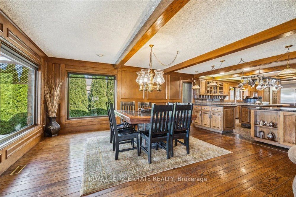 7 Lakegate Drive Property Photo 15
