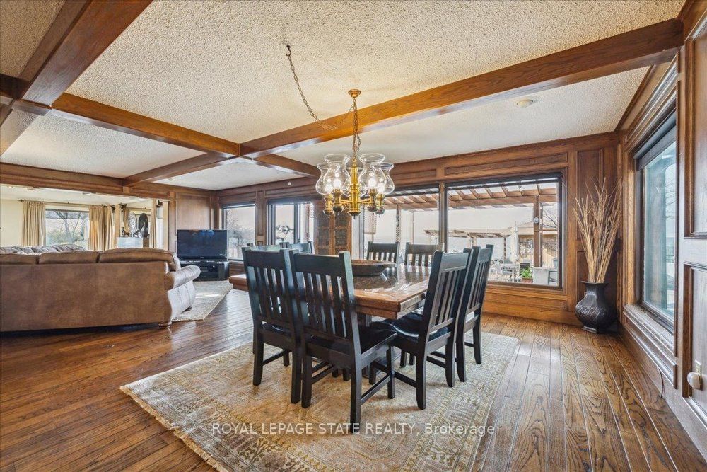 7 Lakegate Drive Property Photo 16