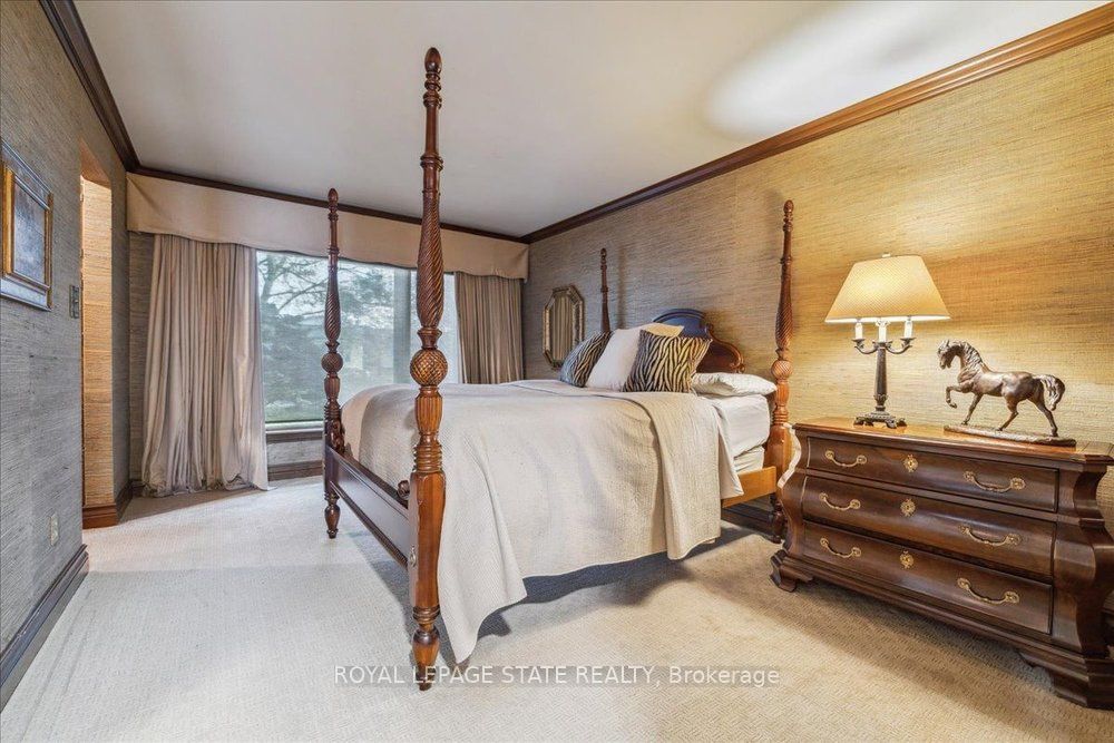 7 Lakegate Drive Property Photo 27