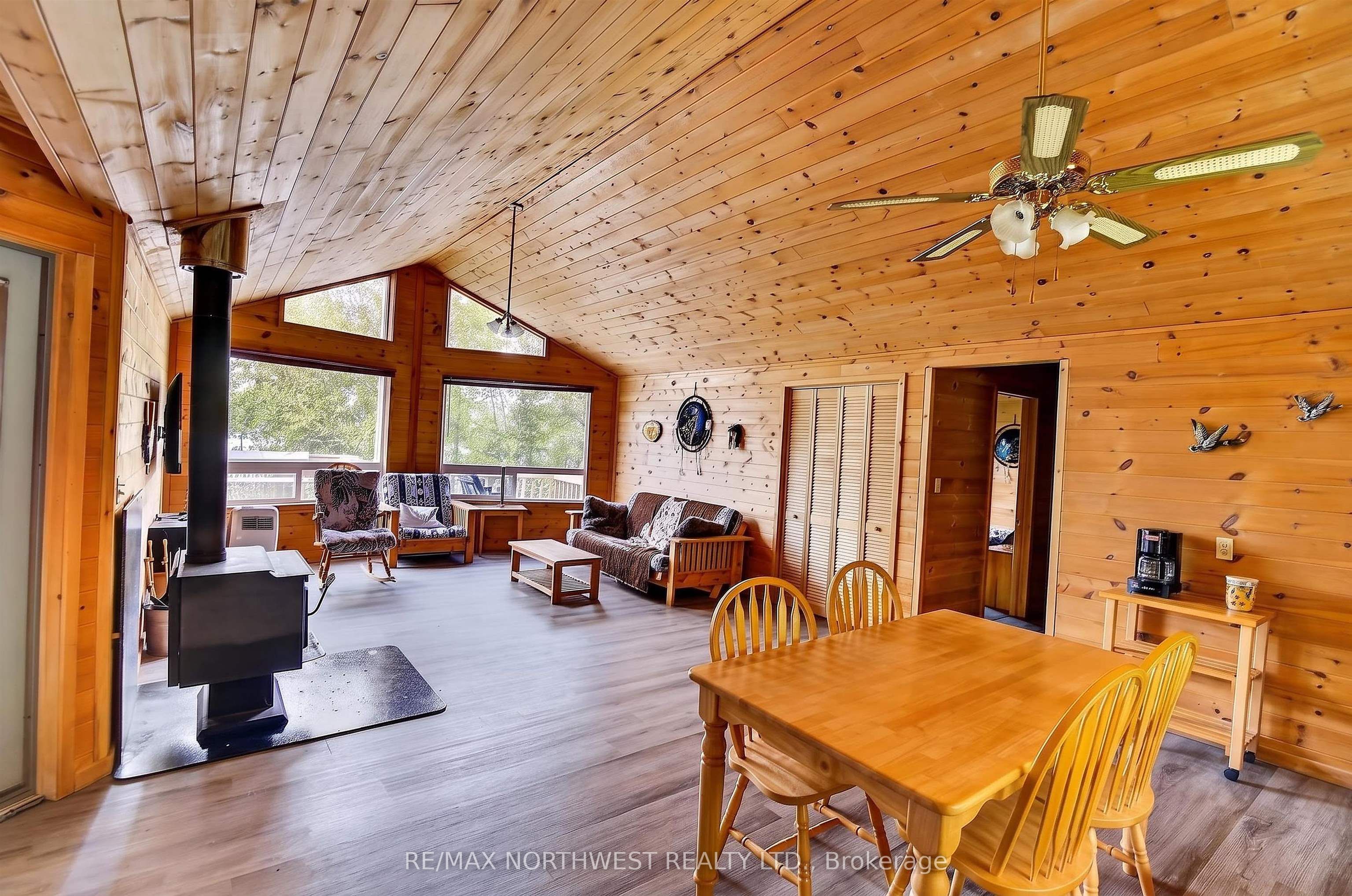 2747 Moore Bay Property Photo 3