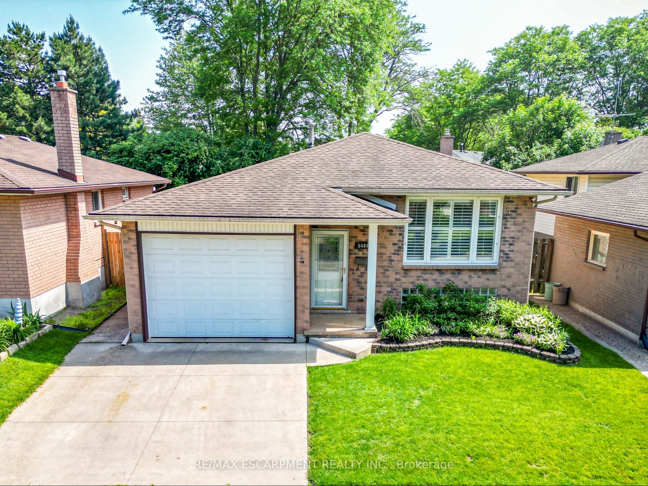 6444 Armstrong Drive Property Photo 1