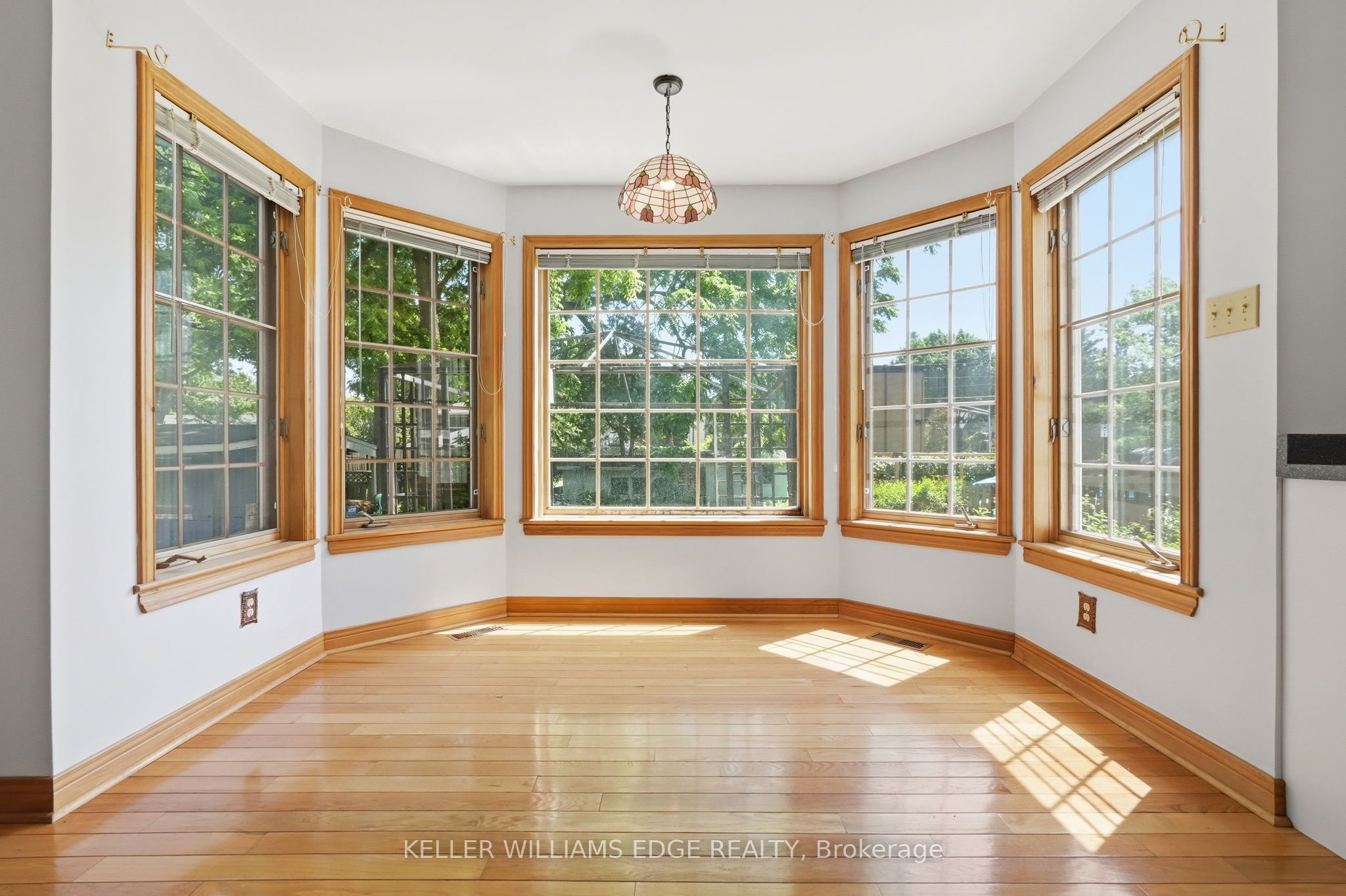 3 Ancaster Street E Property Photo 7