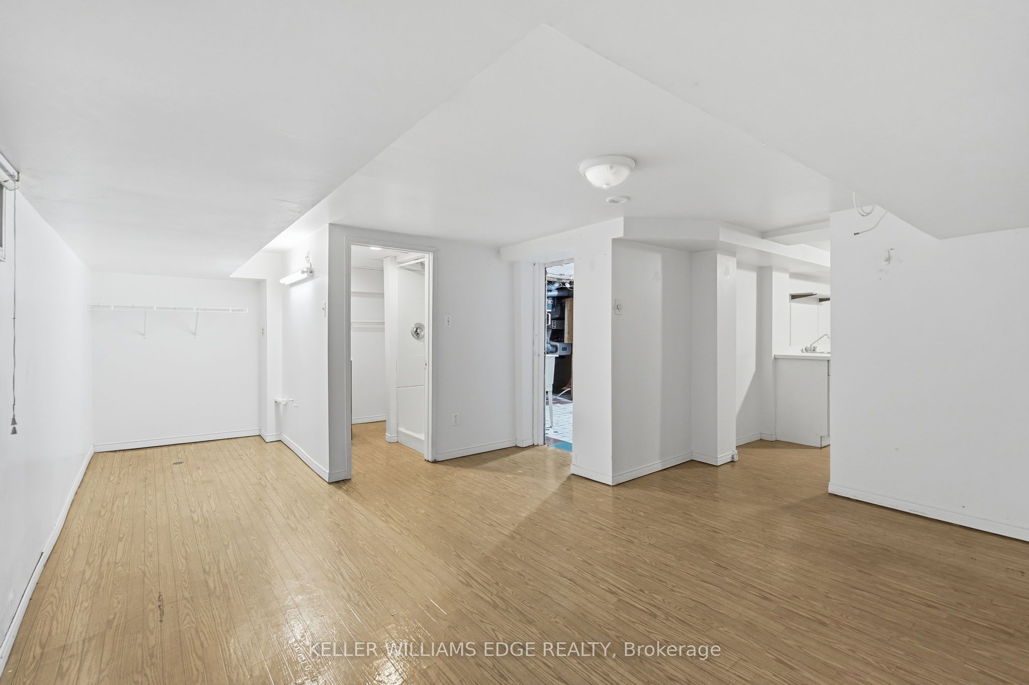 3 Ancaster Street E Property Photo 39