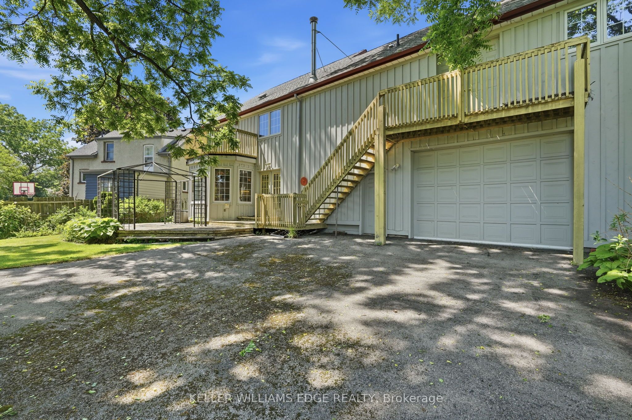 3 Ancaster Street E Property Photo 45