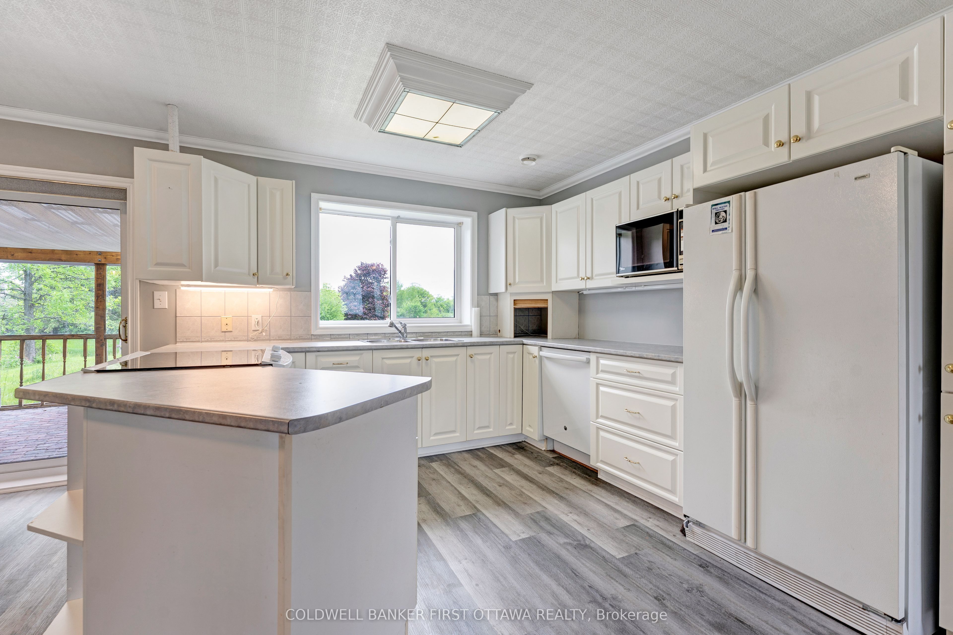 363 Napoleon Street Property Photo 18
