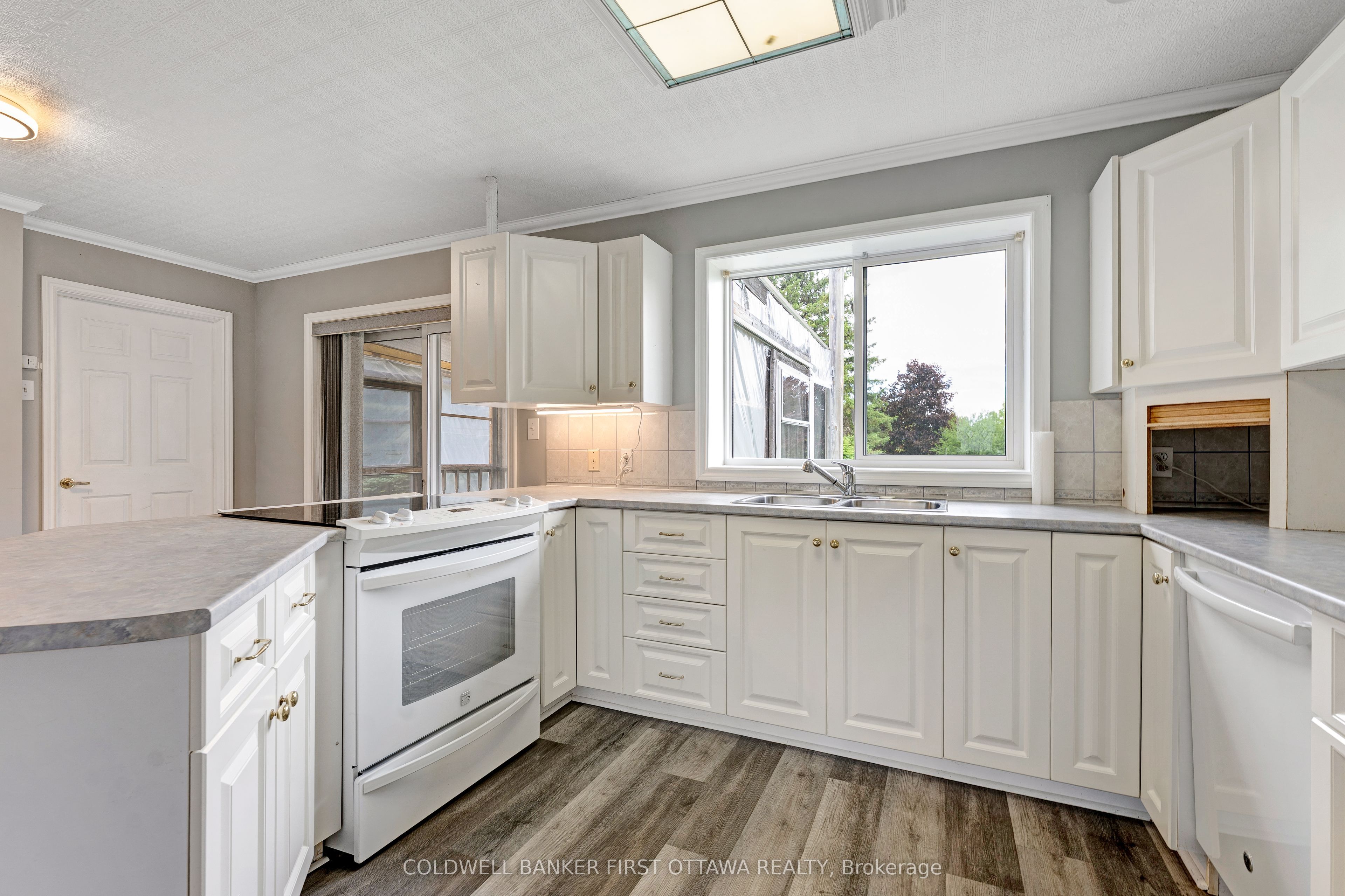 363 Napoleon Street Property Photo 19