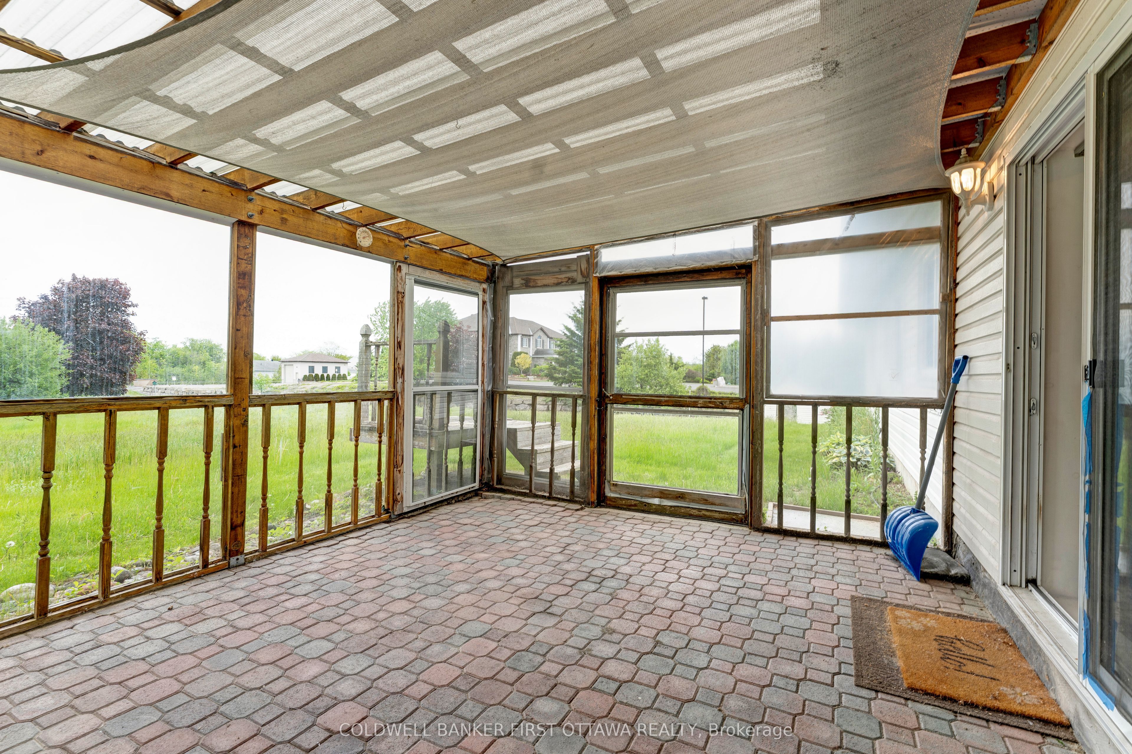 363 Napoleon Street Property Photo 22