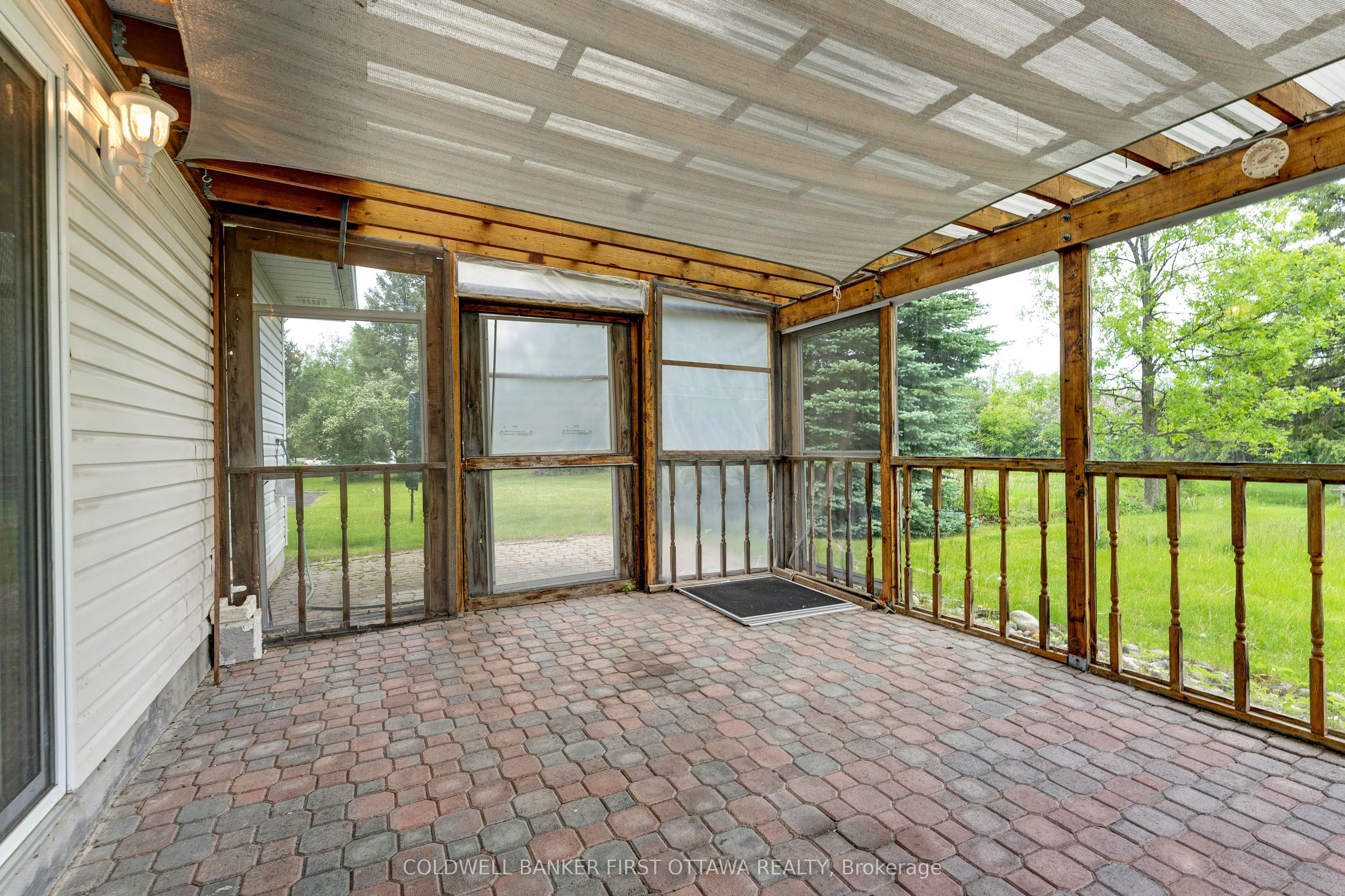 363 Napoleon Street Property Photo 23