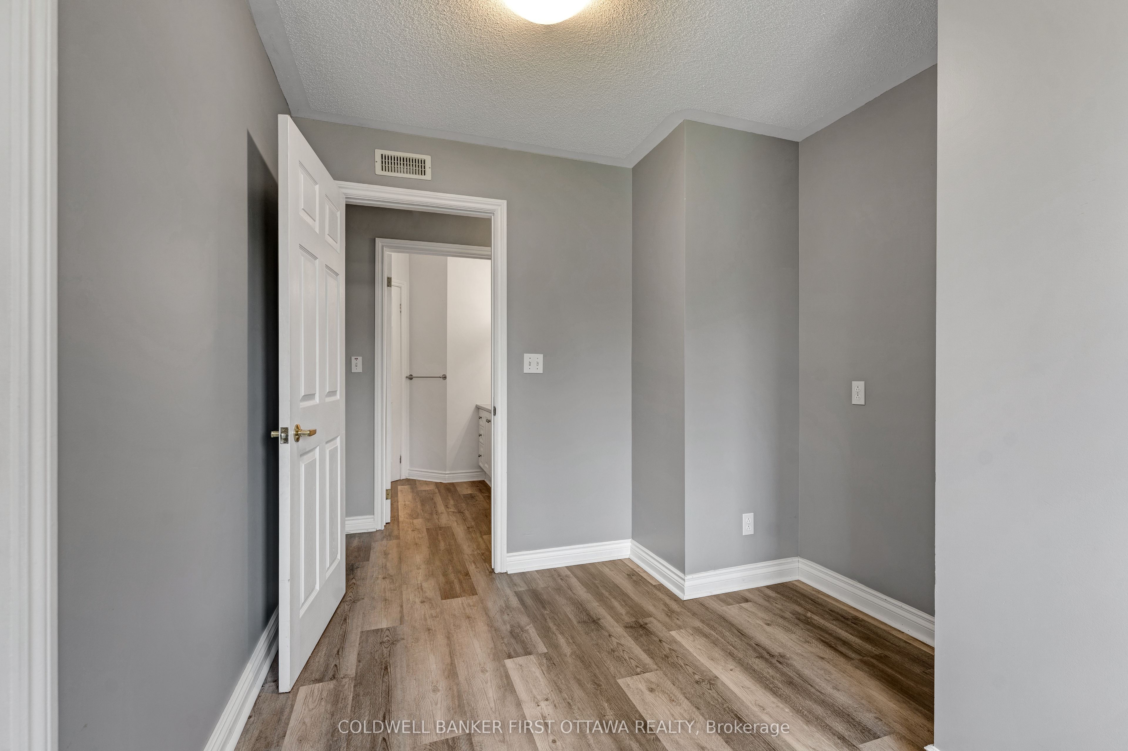363 Napoleon Street Property Photo 26