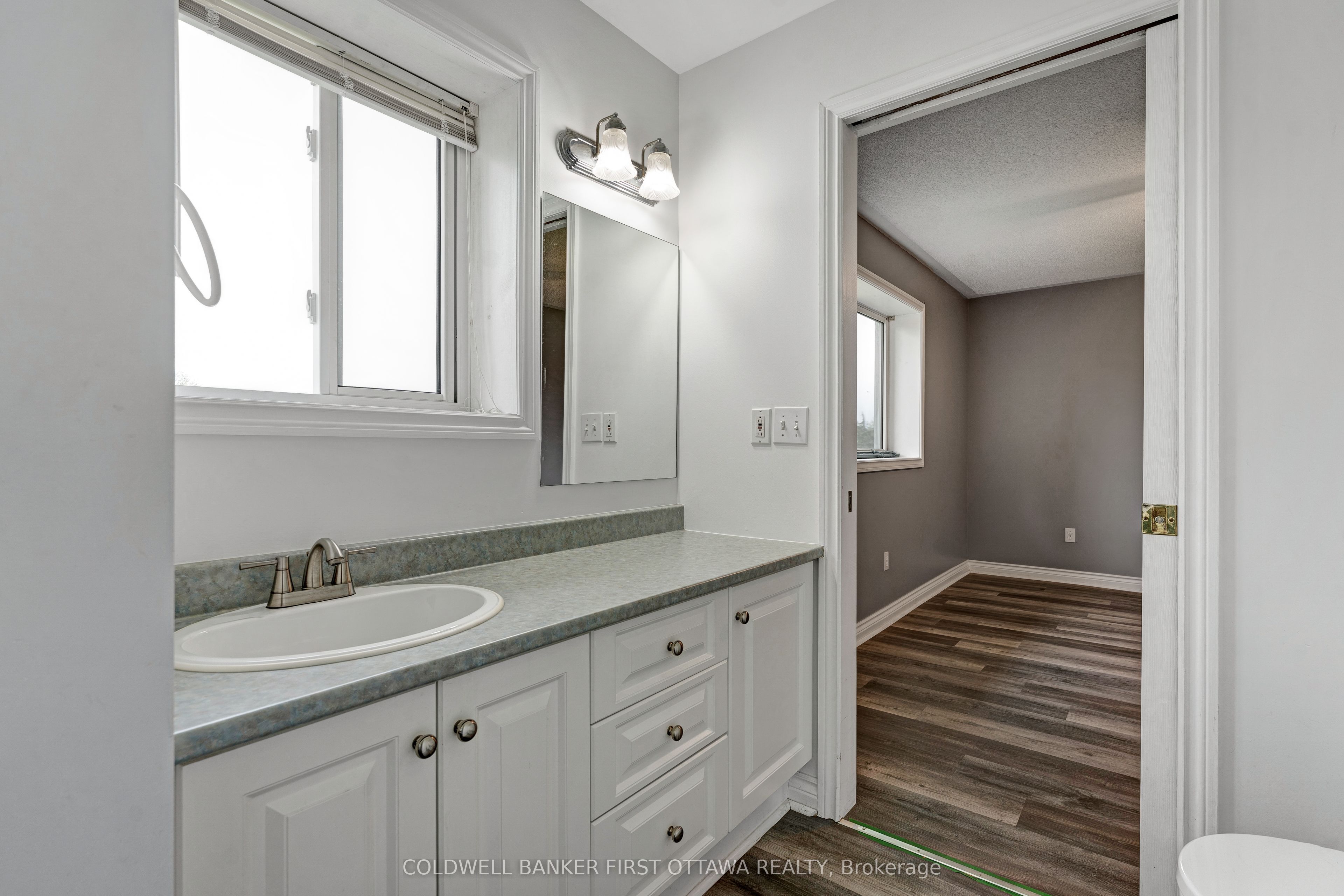 363 Napoleon Street Property Photo 32