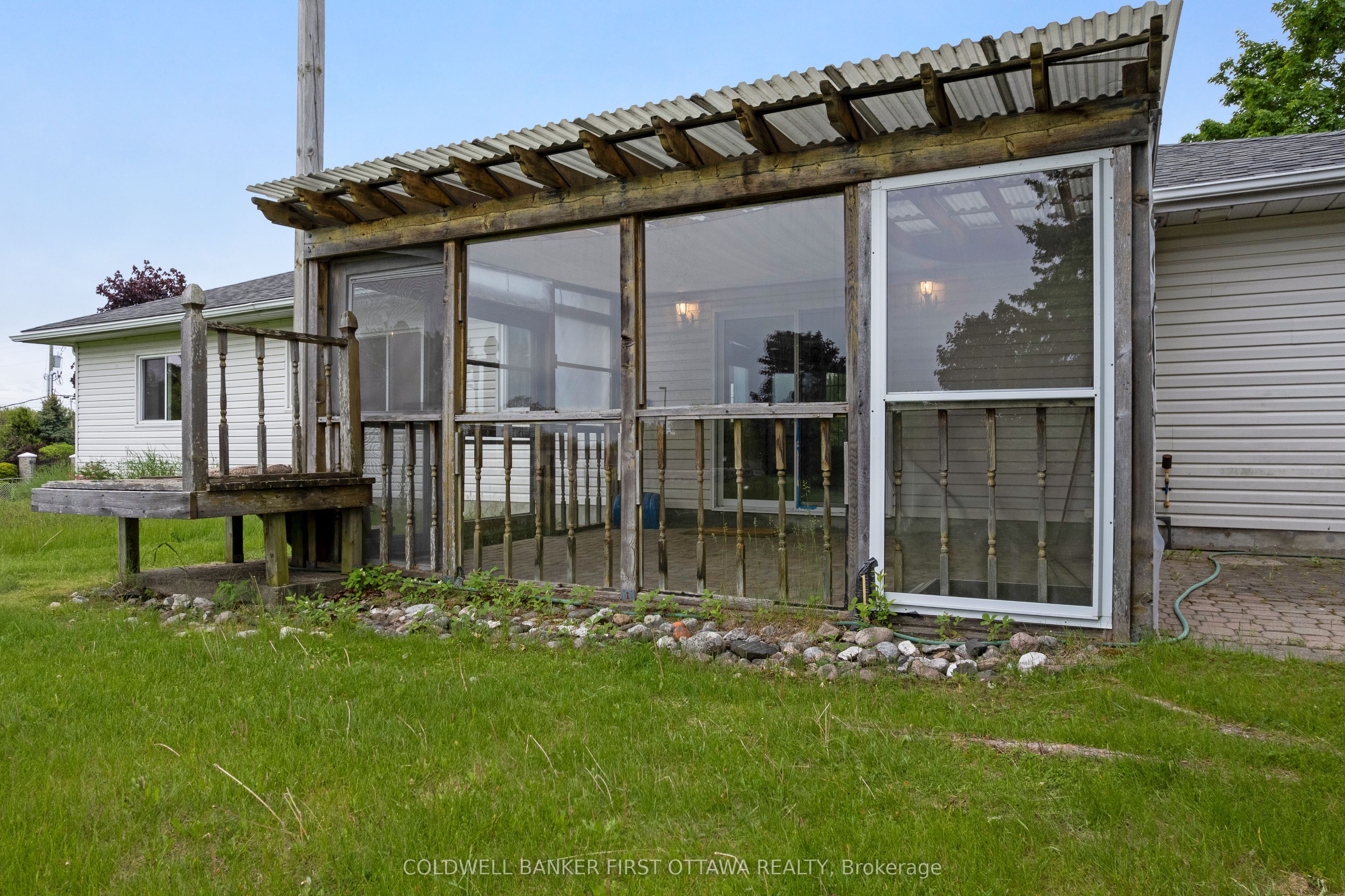 363 Napoleon Street Property Photo 45