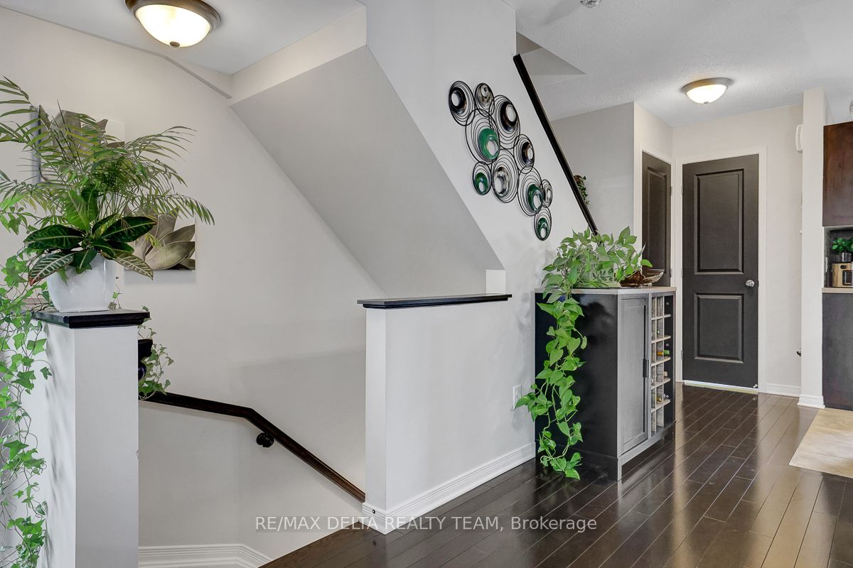 275 Eric Czapnik Way Property Photo 10