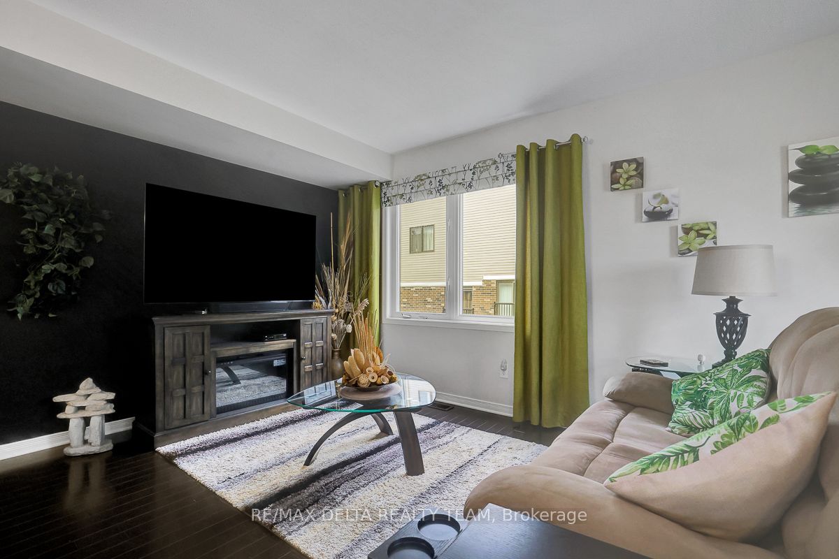 275 Eric Czapnik Way Property Photo 13