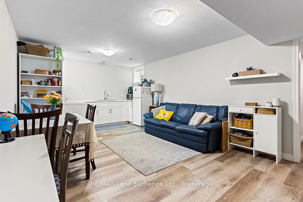 360 Devonshire Road Property Photo 41