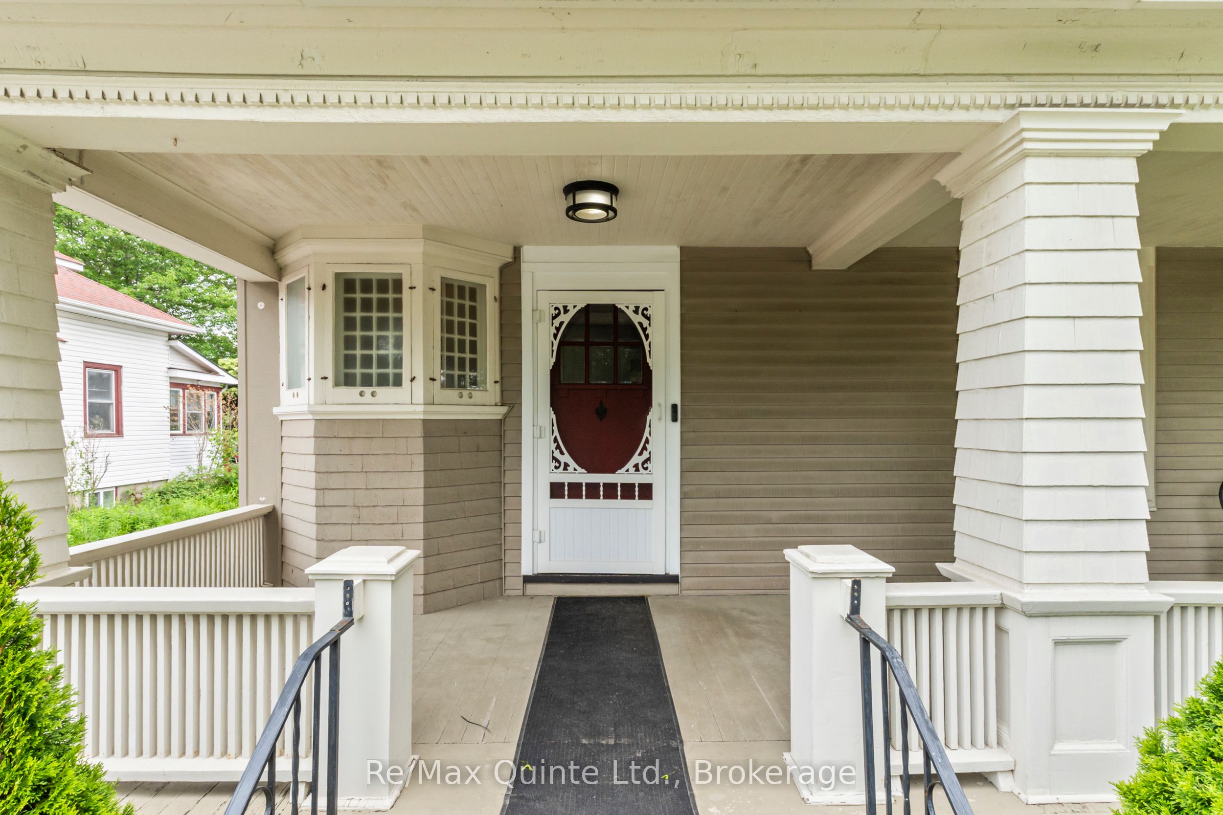 31 Young Street Property Photo 6