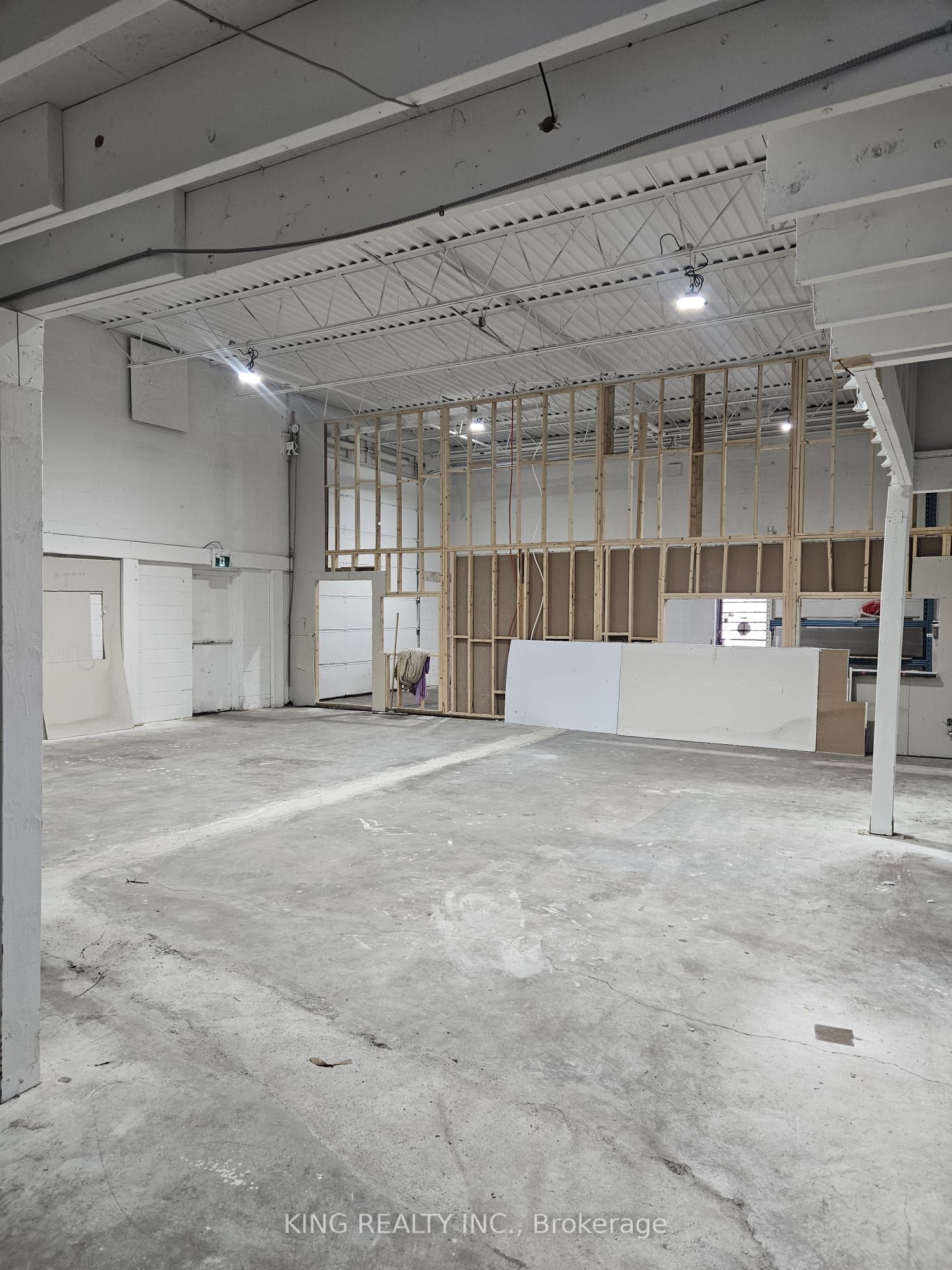12-18 Clark Street Property Photo 4