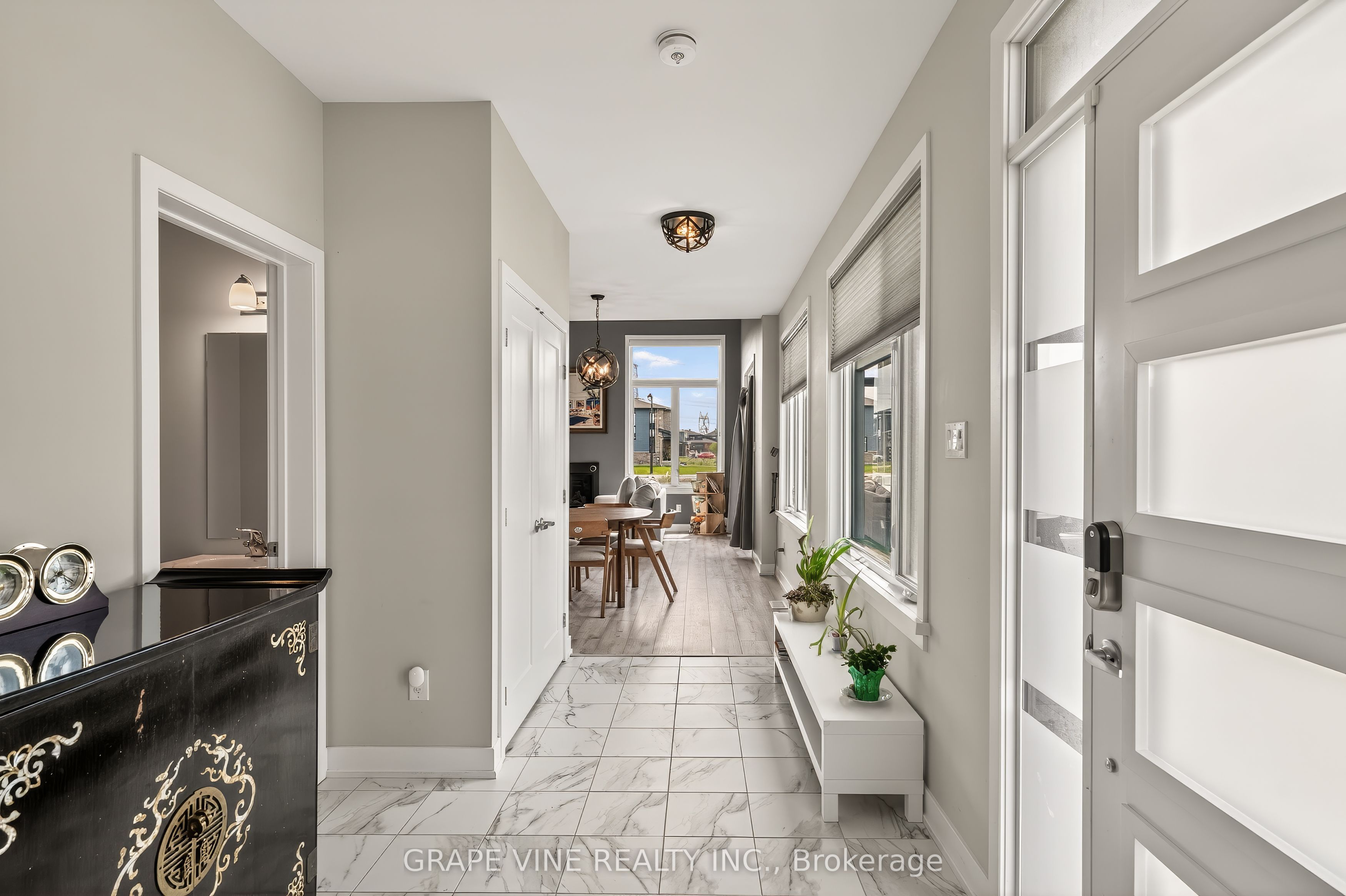 4802 Abbott Street E Property Photo 6