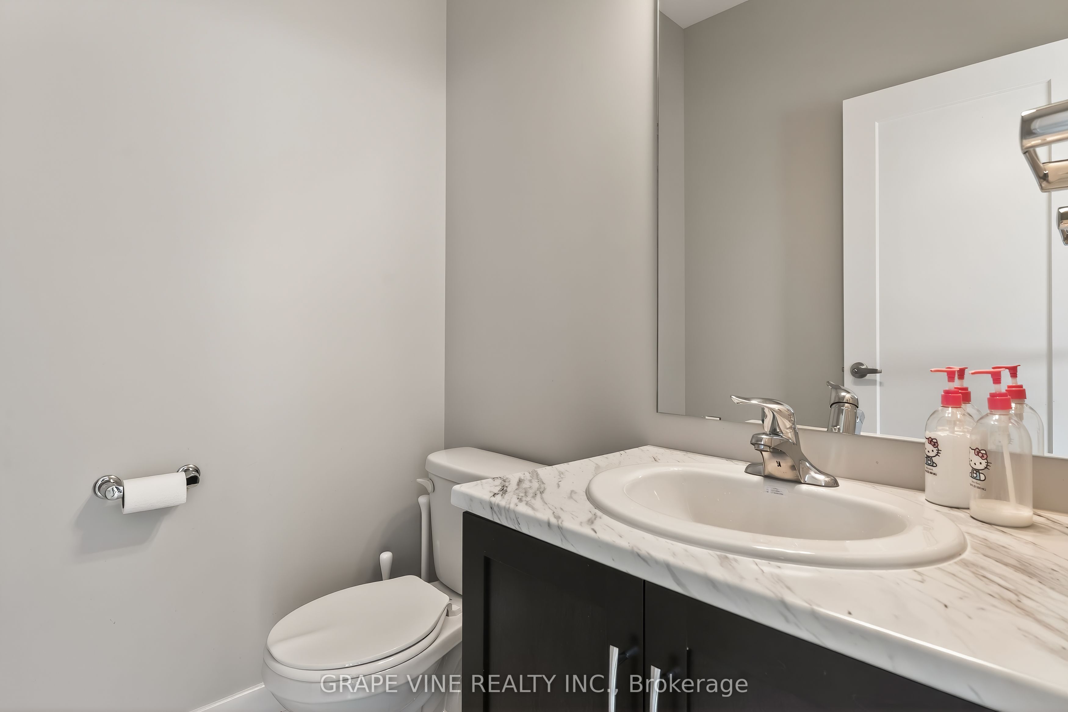 4802 Abbott Street E Property Photo 7