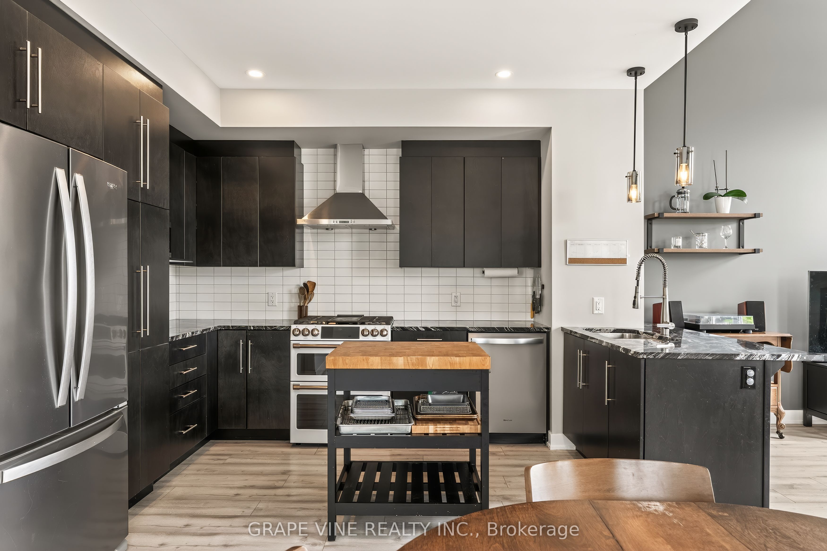 4802 Abbott Street E Property Photo 10