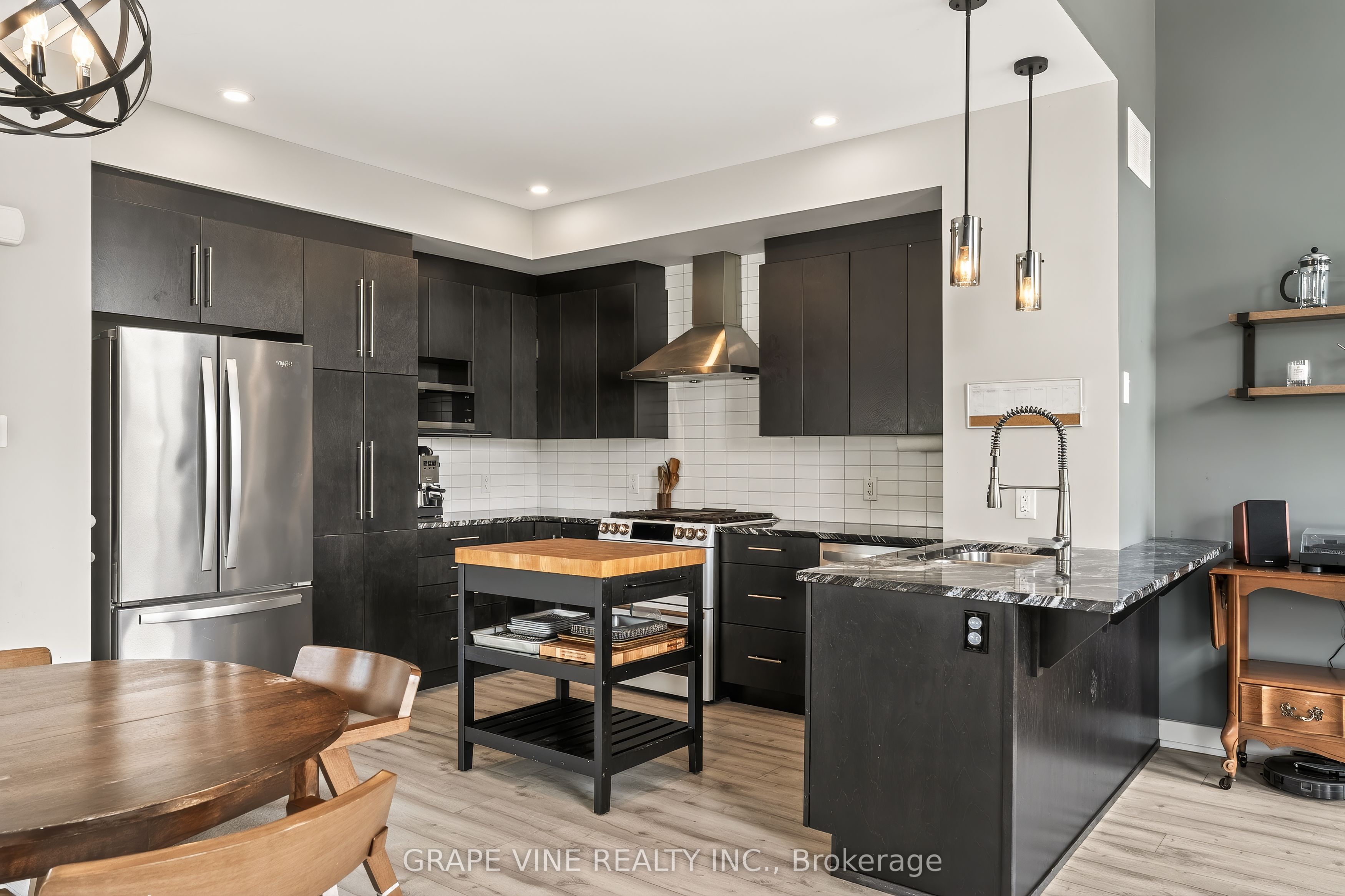 4802 Abbott Street E Property Photo 11