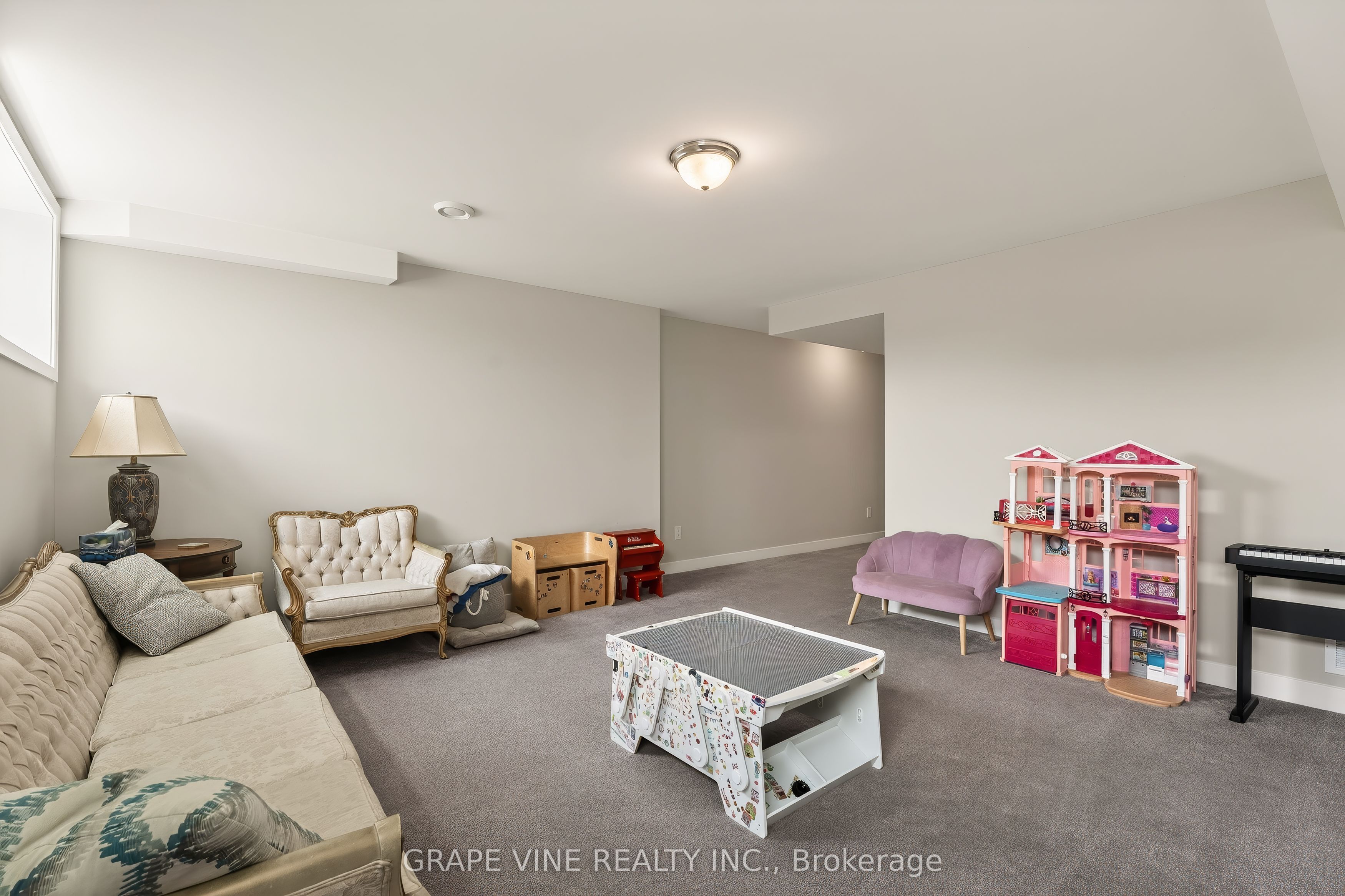 4802 Abbott Street E Property Photo 37