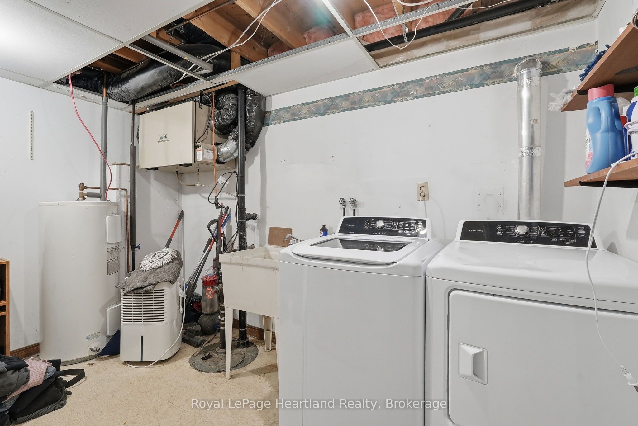 1041 Howick Street Property Photo 31