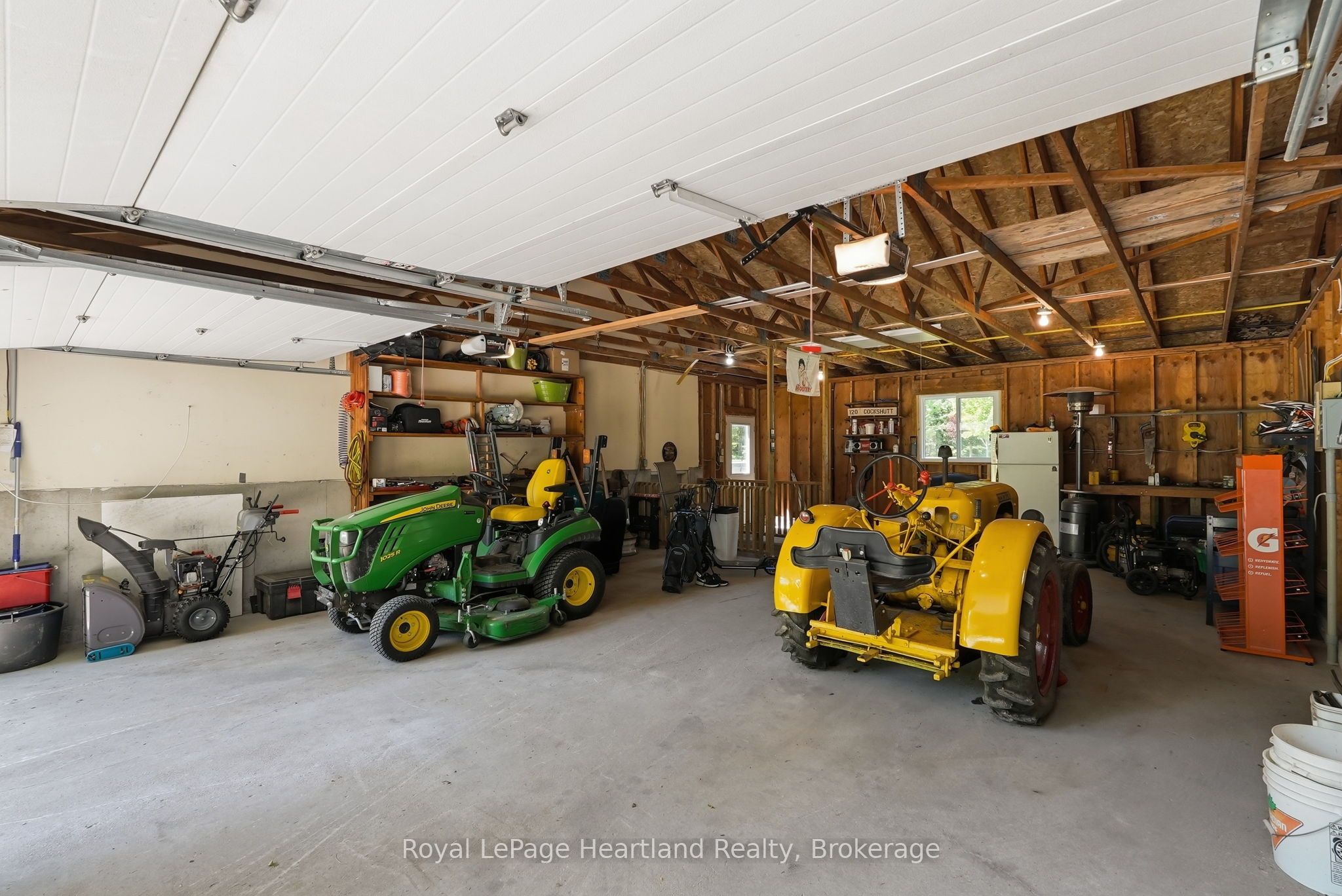 1041 Howick Street Property Photo 33