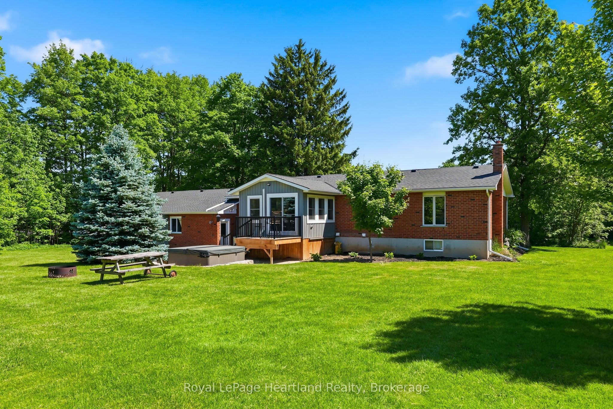 1041 Howick Street Property Photo 43