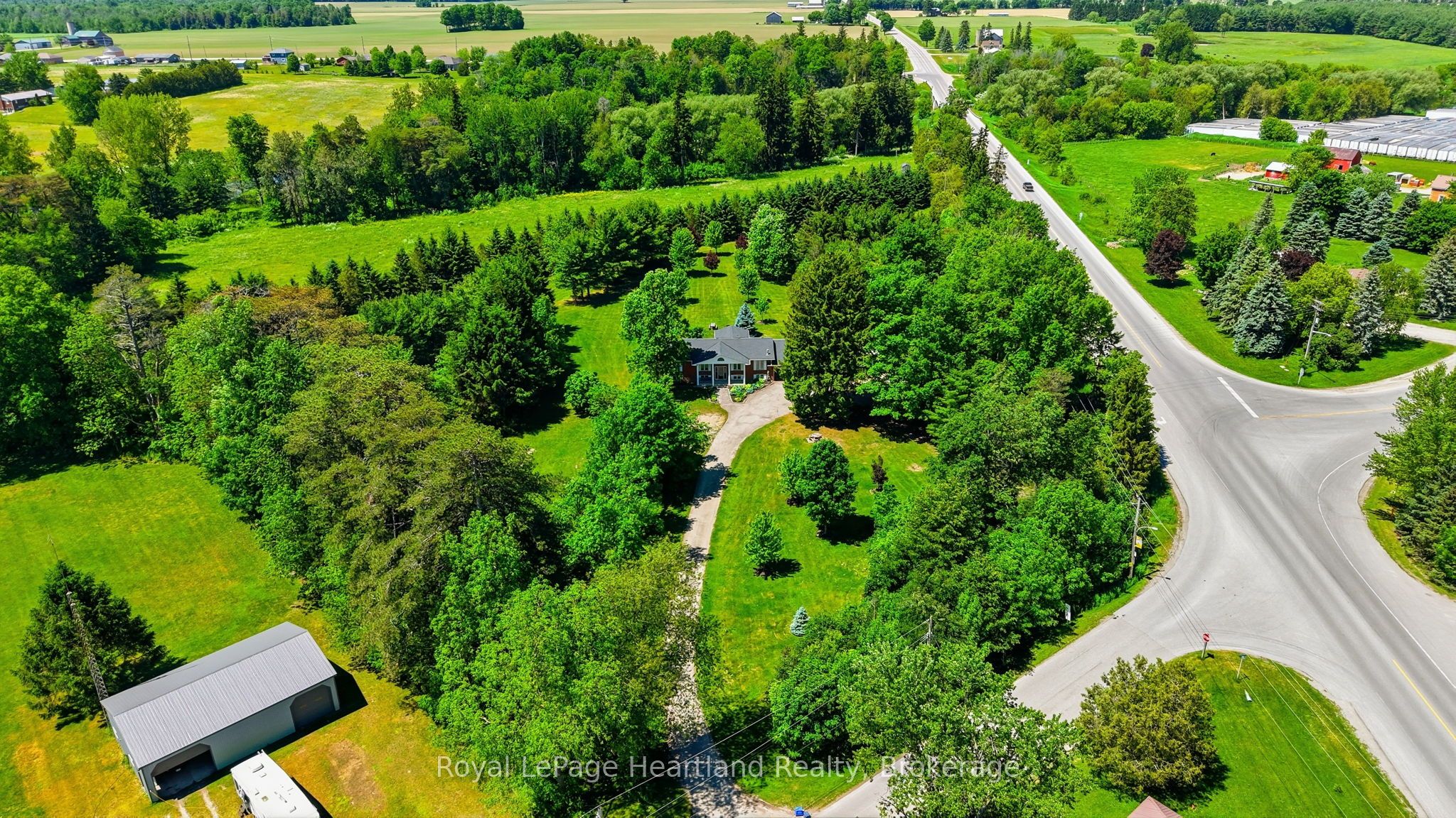 1041 Howick Street Property Photo 44