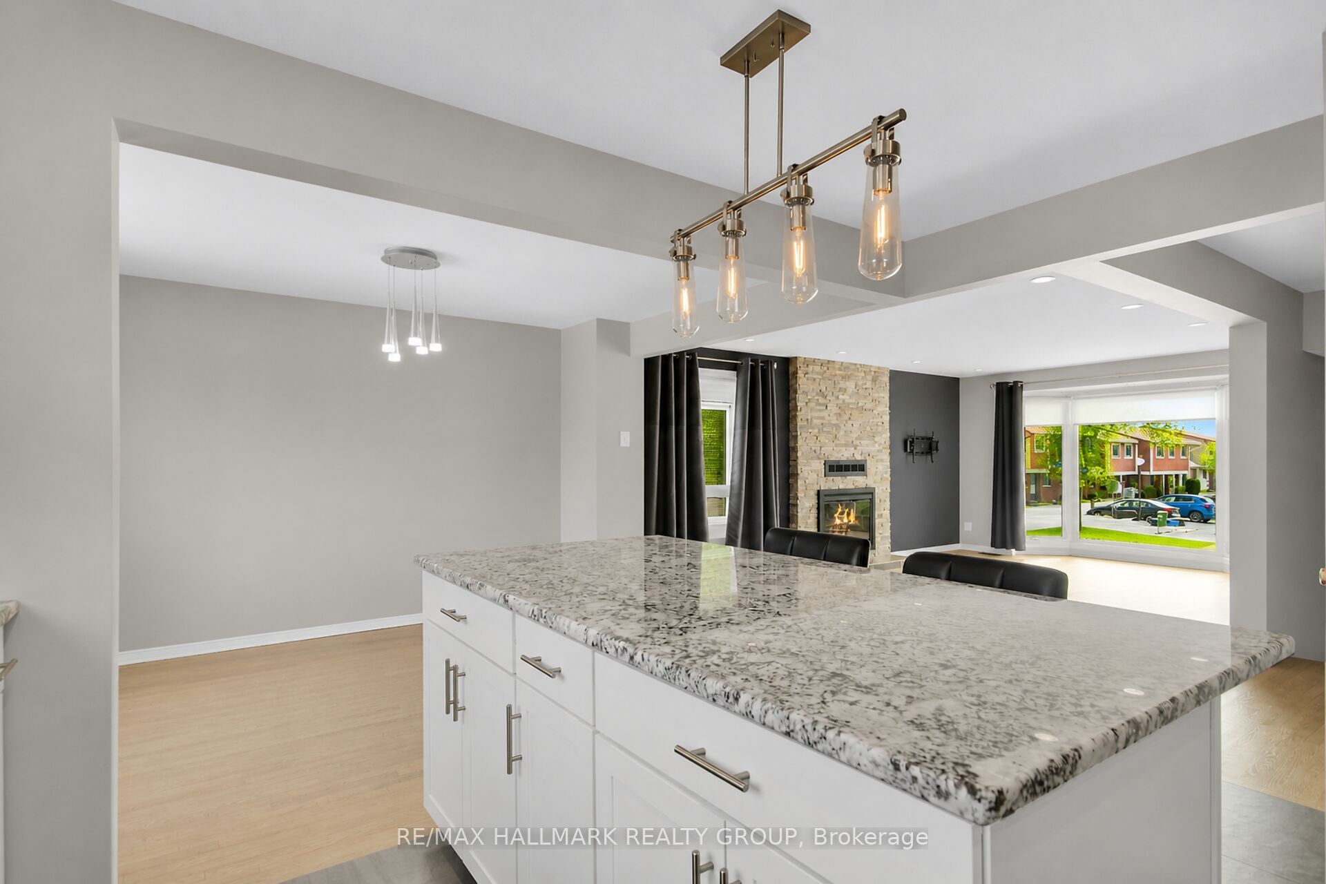 13 Coolspring Crescent Property Photo 8