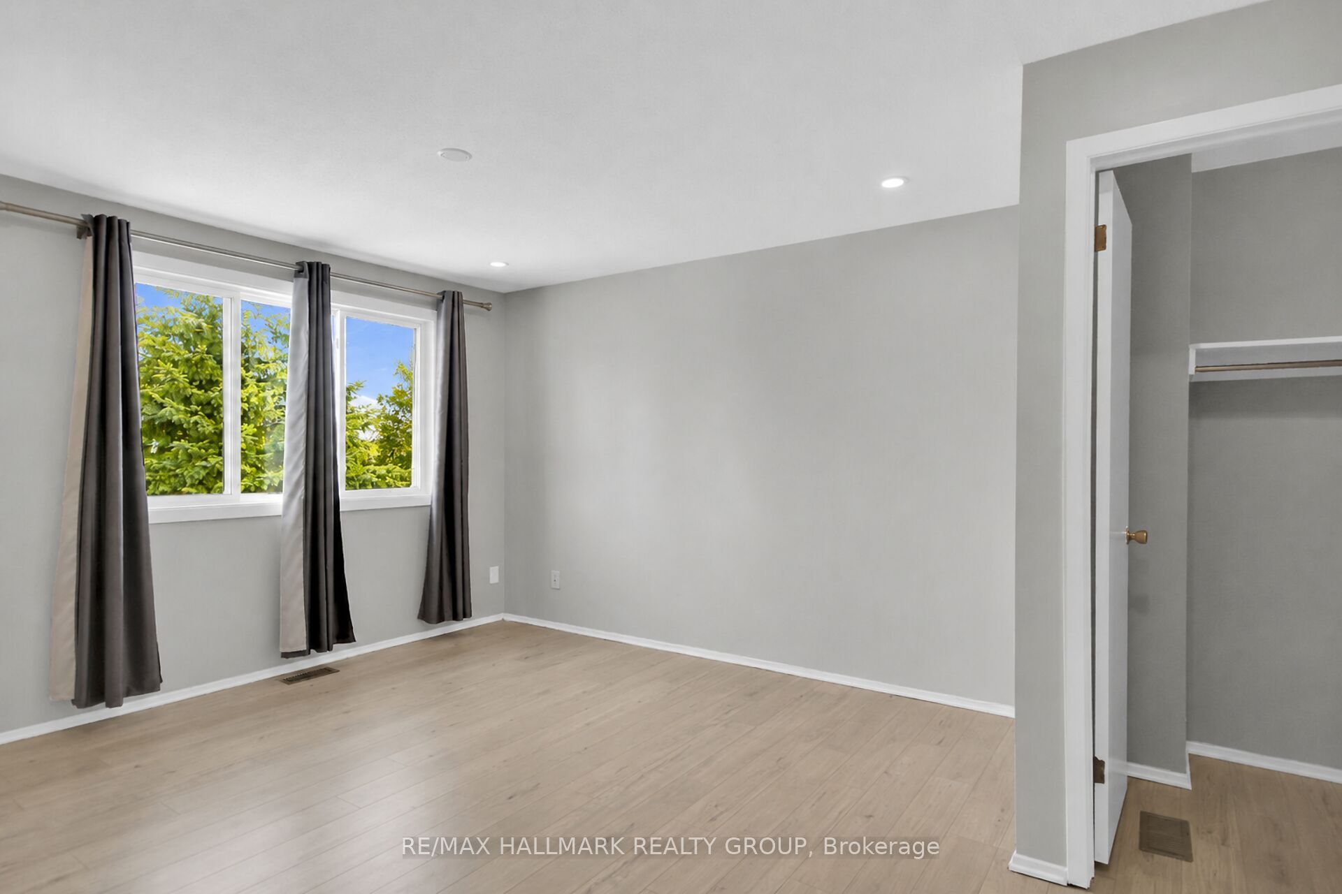 13 Coolspring Crescent Property Photo 11