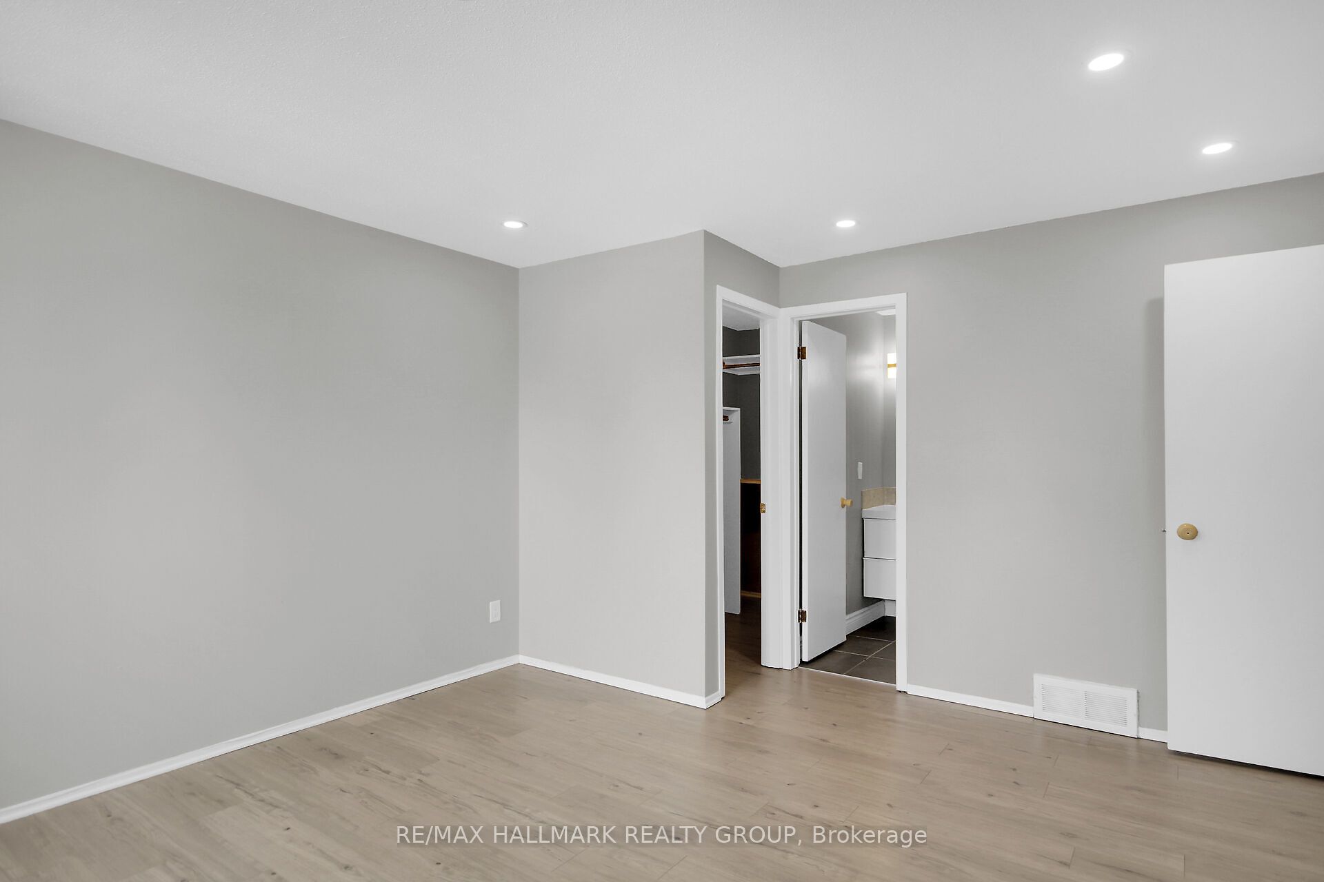 13 Coolspring Crescent Property Photo 13