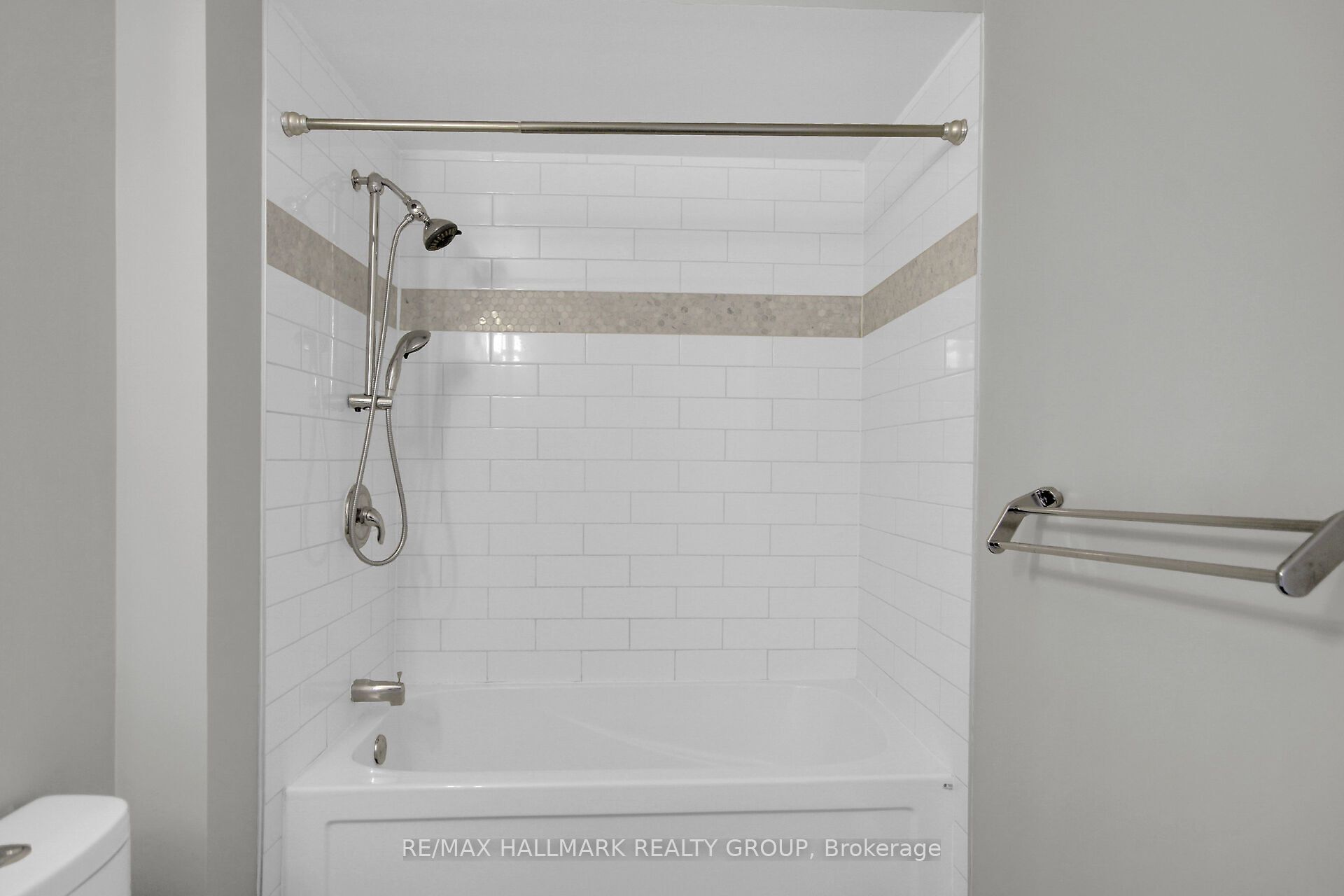 13 Coolspring Crescent Property Photo 15