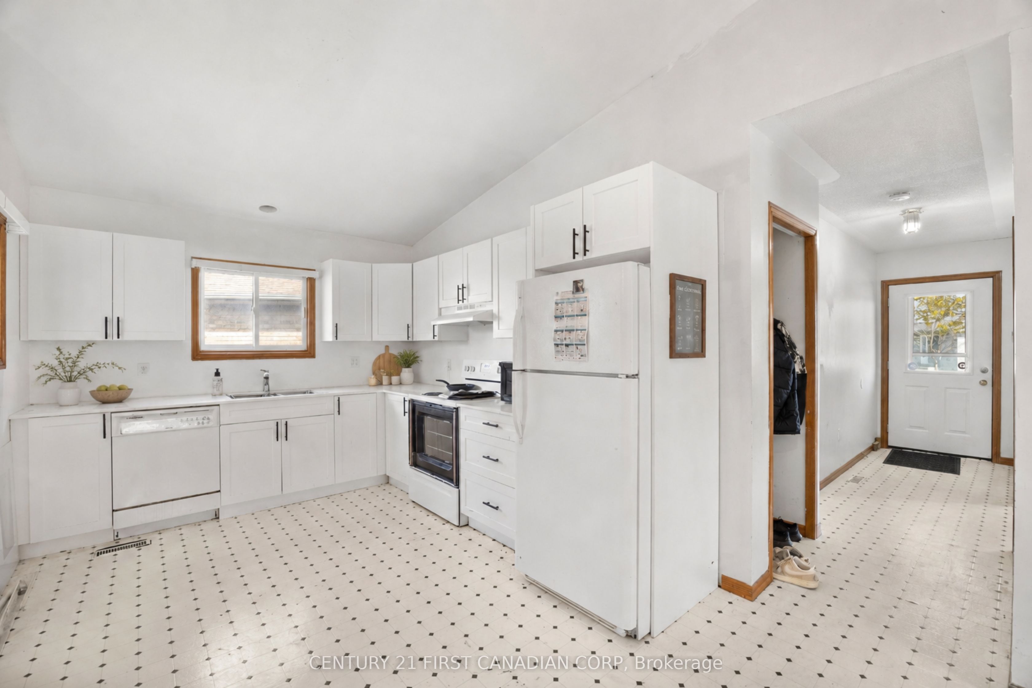 351 Fleming Drive Property Photo 7
