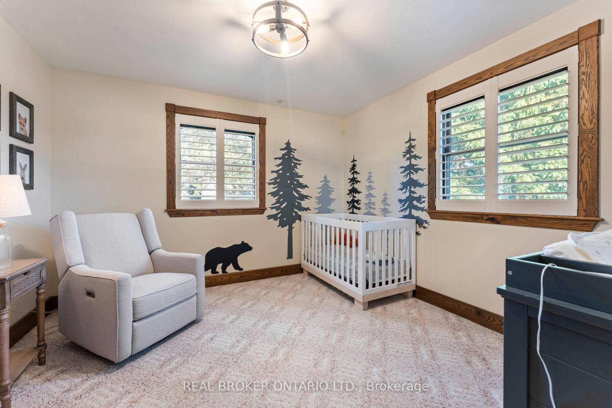 182 Governors Road E Property Photo 16