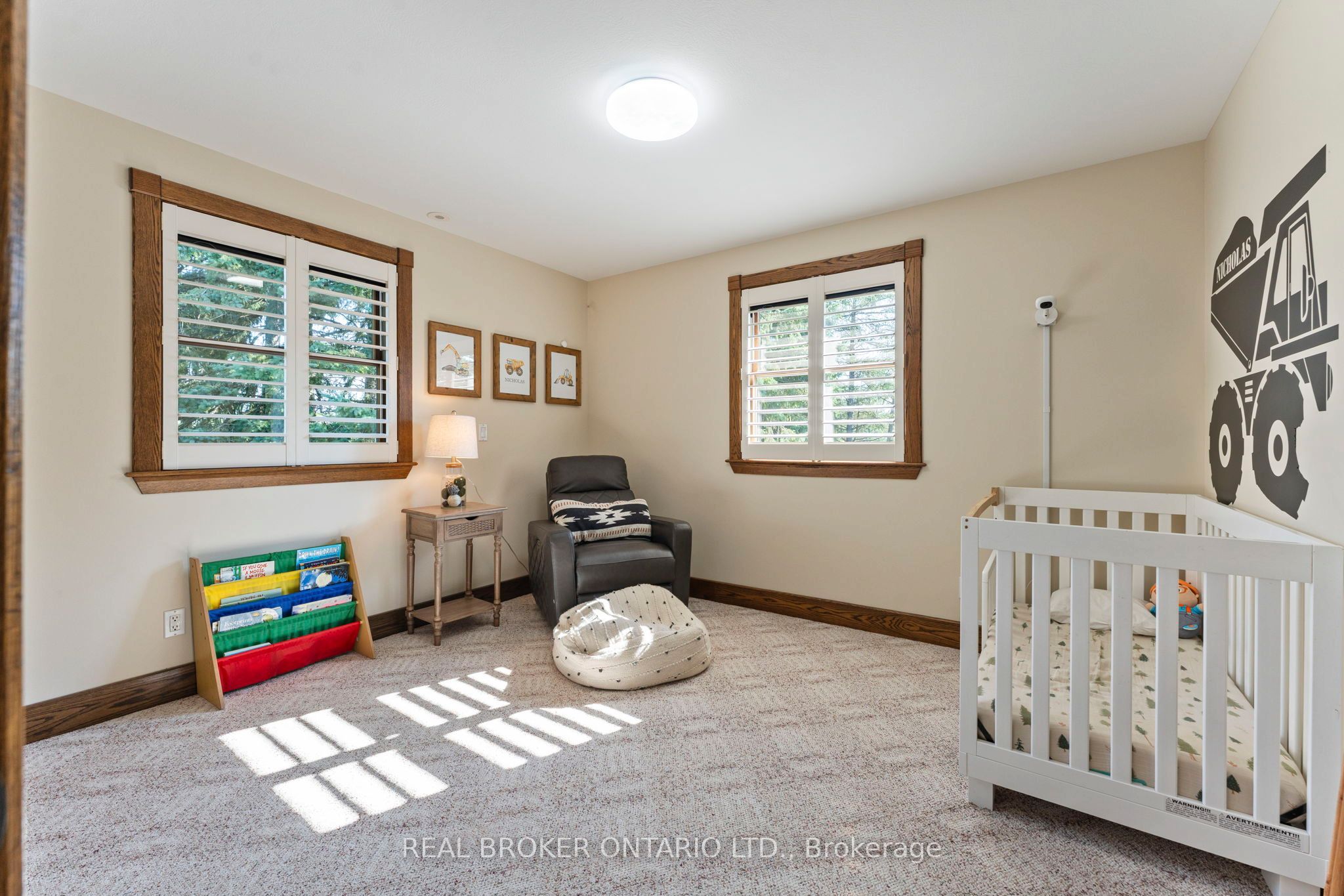 182 Governors Road E Property Photo 18