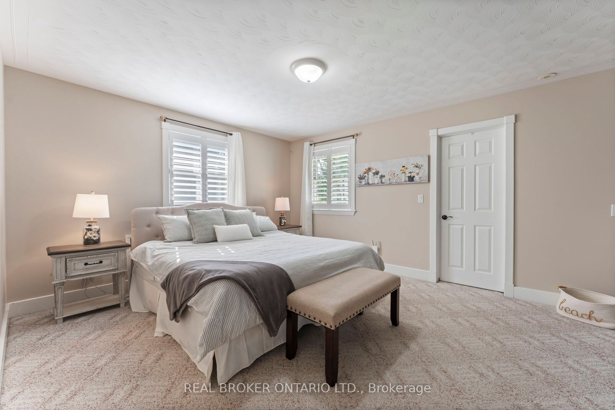 182 Governors Road E Property Photo 19